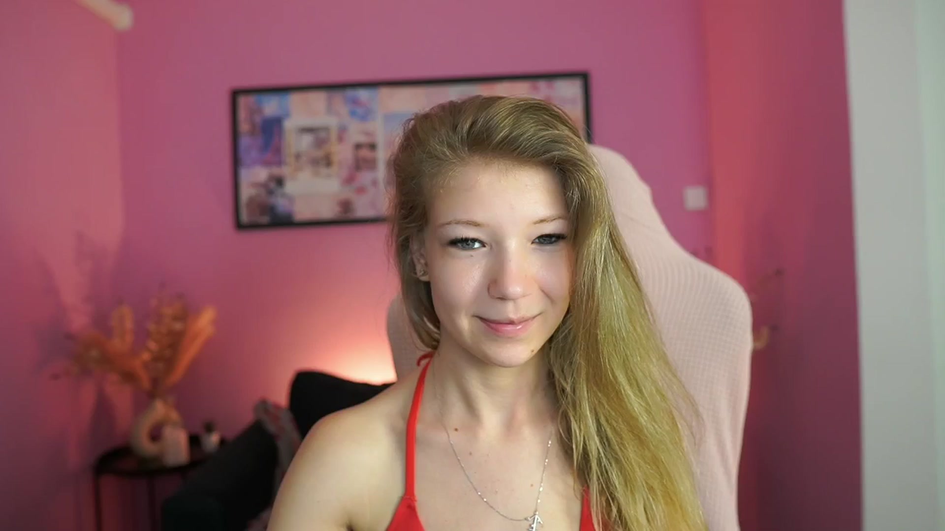 Gallery image thumbnail from Missicute's myfreecams stream on, 05/02/2025, 11:56 image 13 of 20