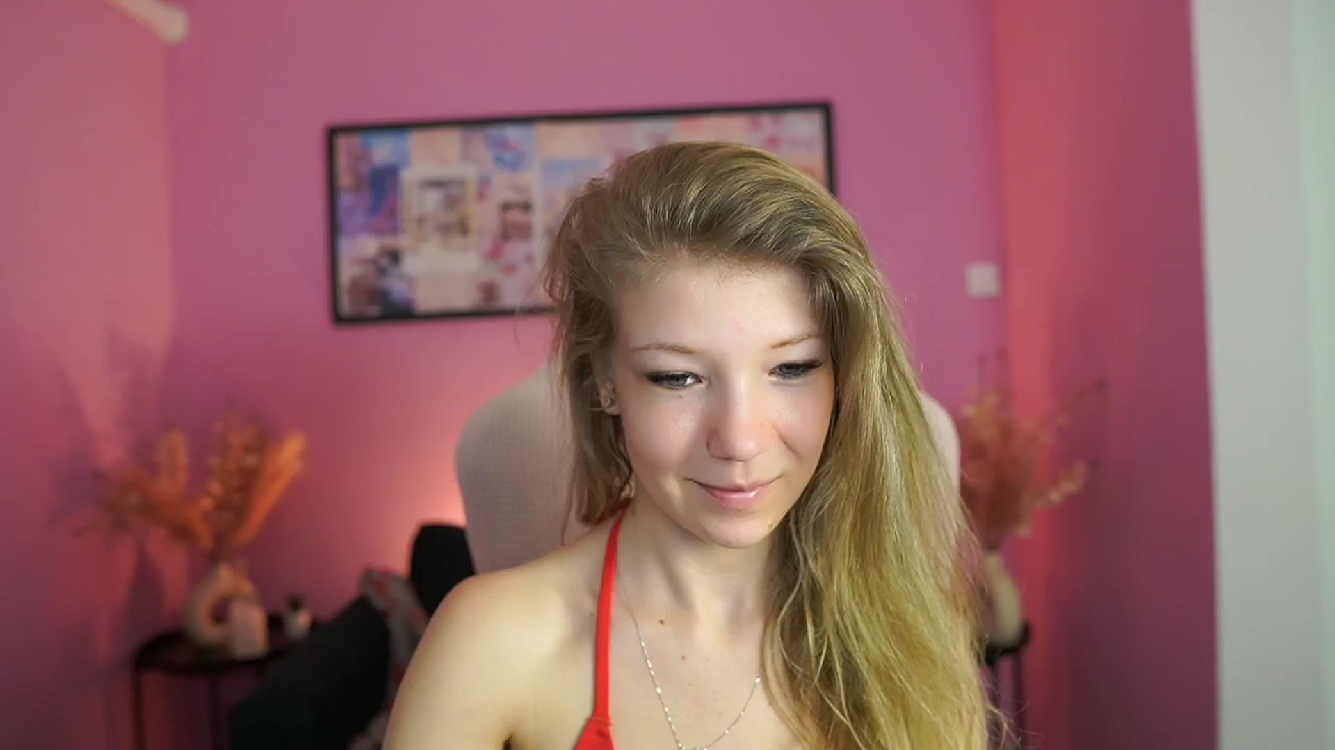 Gallery image thumbnail from Missicute's myfreecams stream on, 05/02/2025, 11:56 image 7 of 20