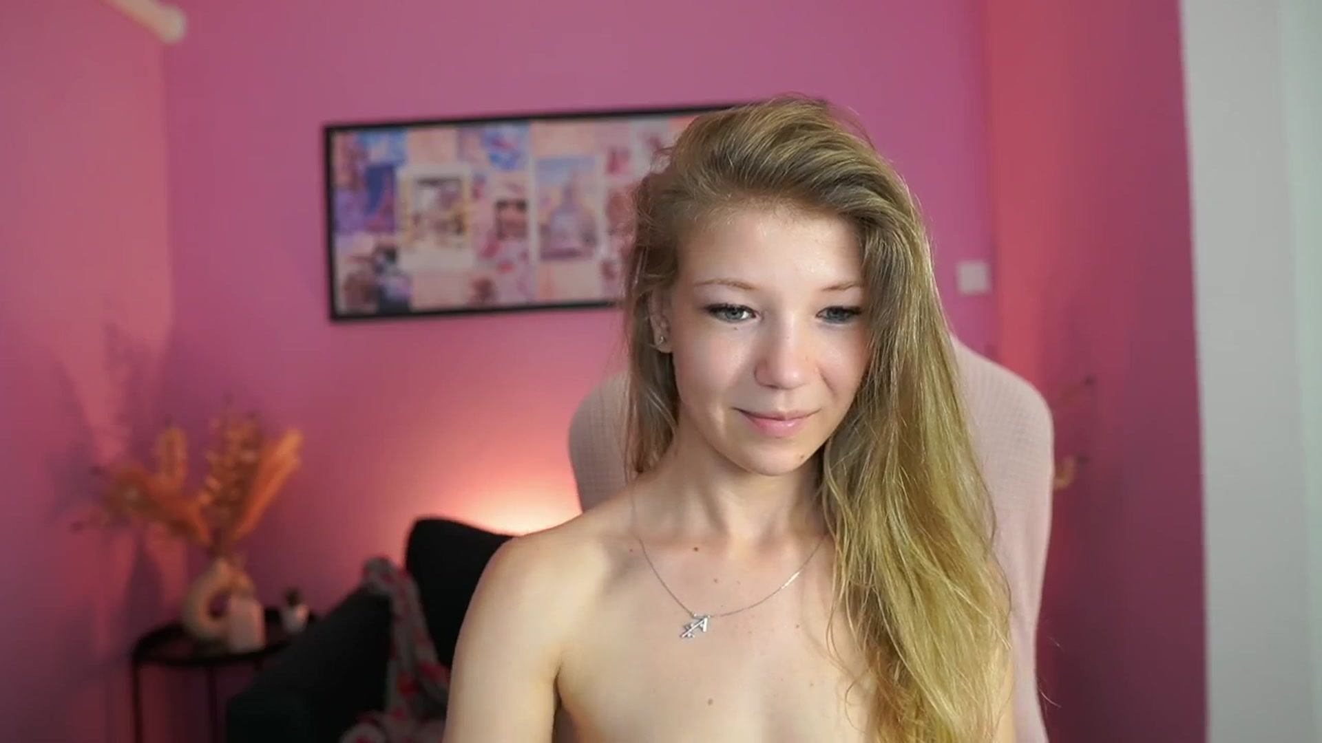 Gallery image thumbnail from Missicute's myfreecams stream on, 05/02/2025, 12:59 image 20 of 20