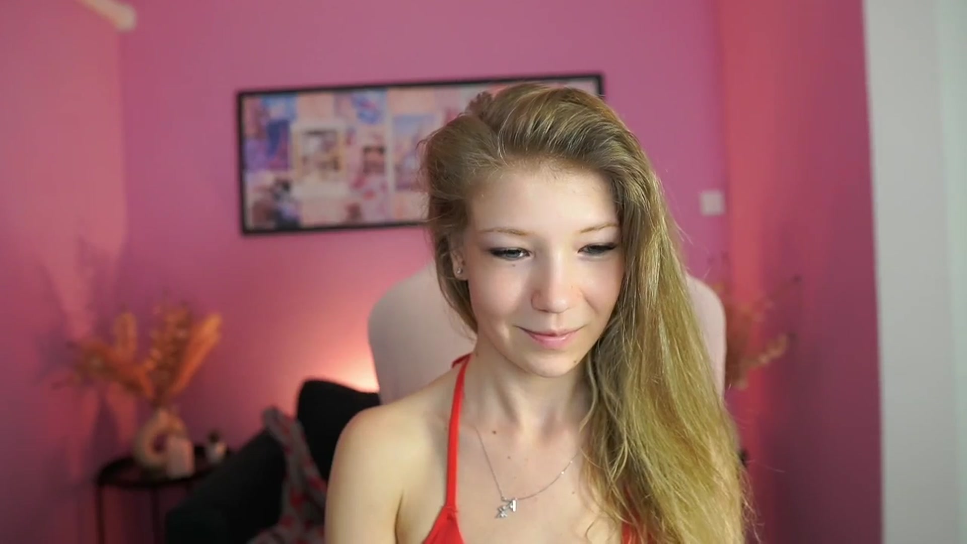 Gallery image thumbnail from Missicute's myfreecams stream on, 05/02/2025, 12:59 image 8 of 20