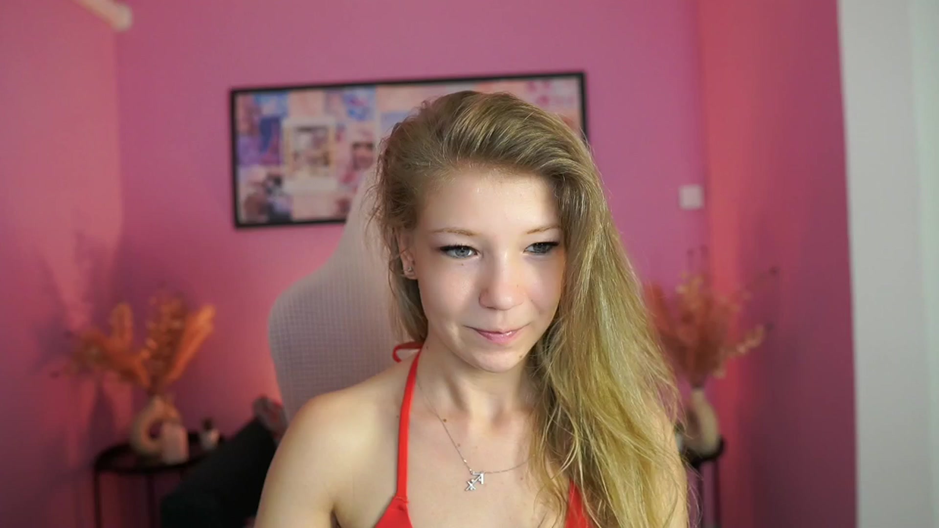 Gallery image thumbnail from Missicute's myfreecams stream on, 05/02/2025, 12:59 image 1 of 20