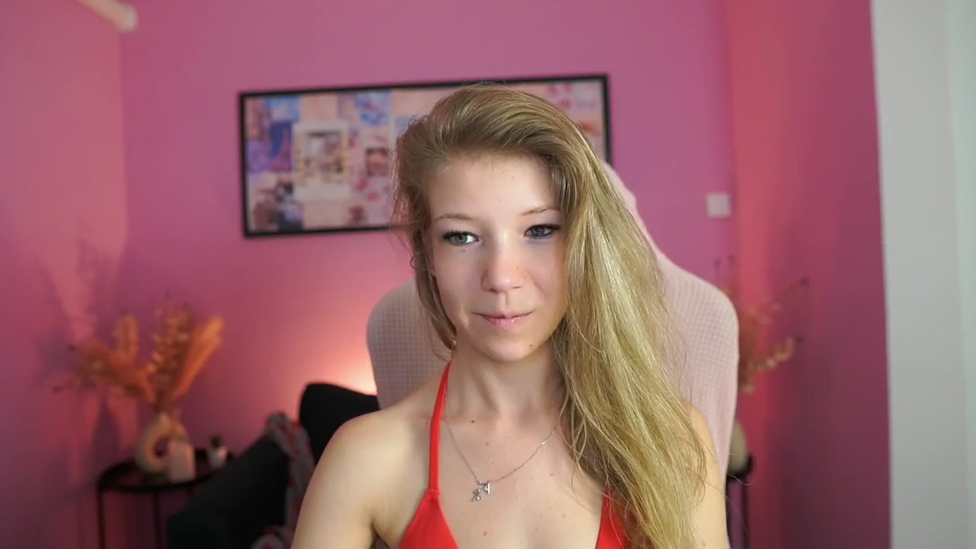 Gallery image thumbnail from Missicute's myfreecams stream on, 05/02/2025, 12:59 image 13 of 20