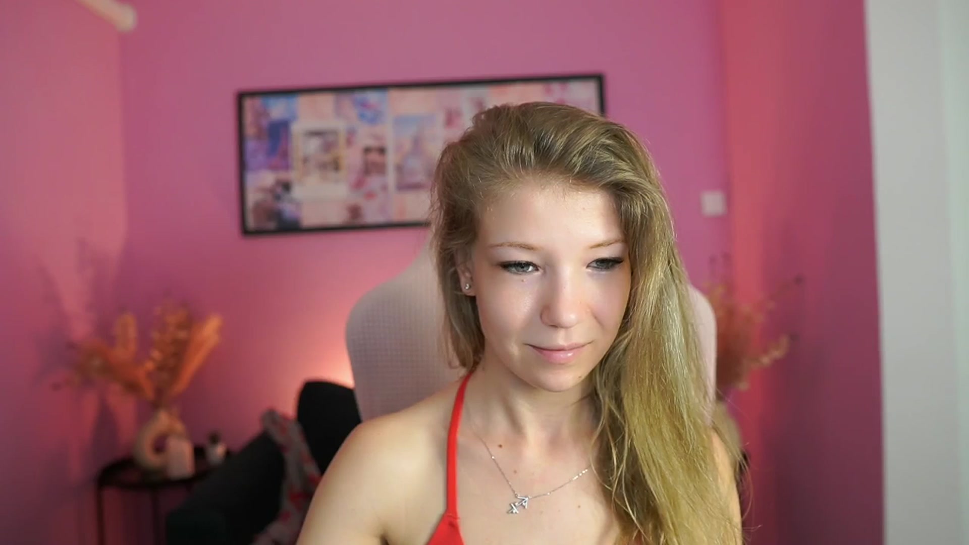 Gallery image thumbnail from Missicute's myfreecams stream on, 05/02/2025, 12:59 image 5 of 20