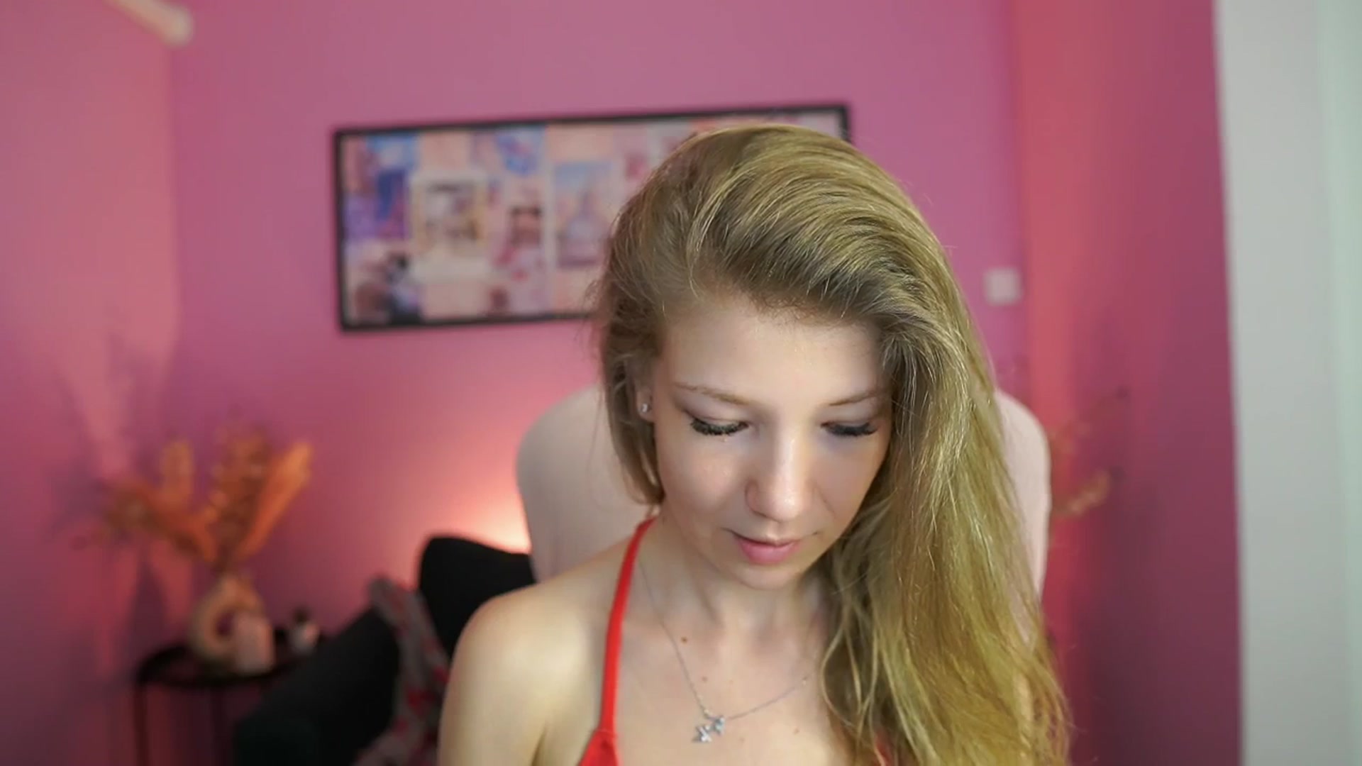 Gallery image thumbnail from Missicute's myfreecams stream on, 05/02/2025, 12:59 image 4 of 20