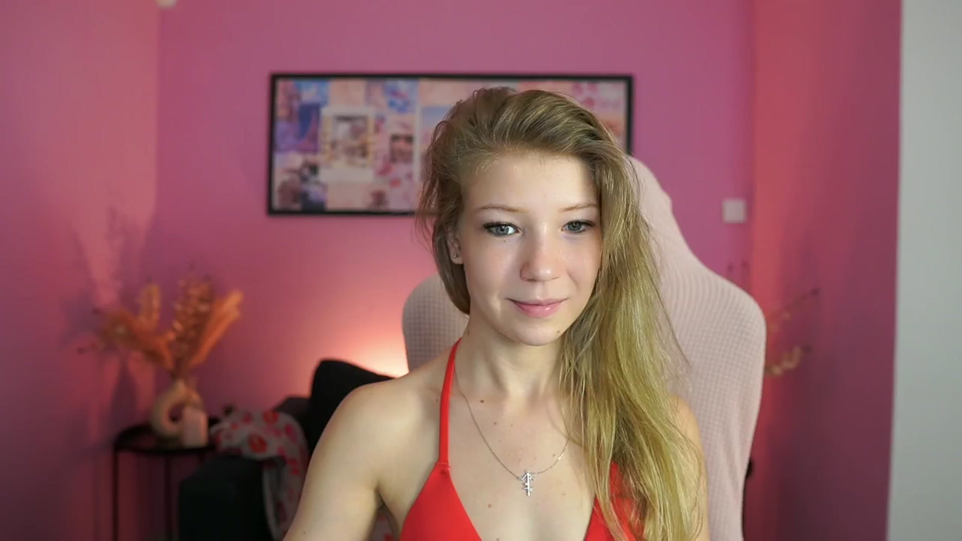 Gallery image thumbnail from Missicute's myfreecams stream on, 05/03/2025, 13:57 image 4 of 20