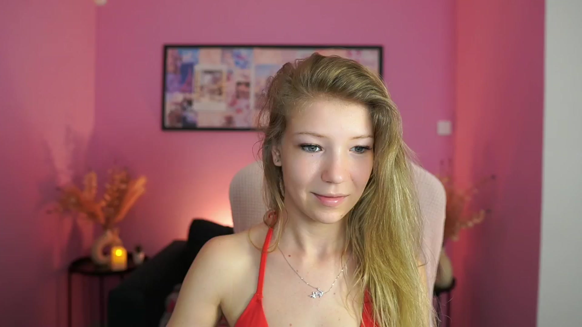 Gallery image thumbnail from Missicute's myfreecams stream on, 05/03/2025, 17:03 image 19 of 20