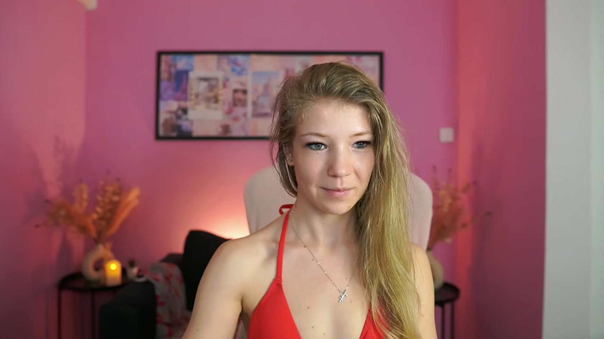 Gallery image thumbnail from Missicute's myfreecams stream on, 05/06/2025, 19:07 image 17 of 20