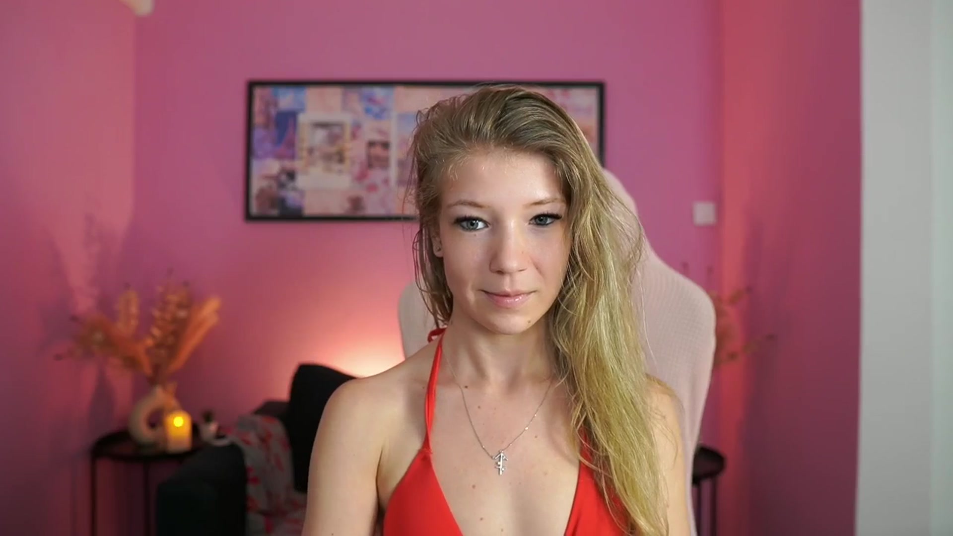 Gallery image thumbnail from Missicute's myfreecams stream on, 05/06/2025, 20:18 image 9 of 20