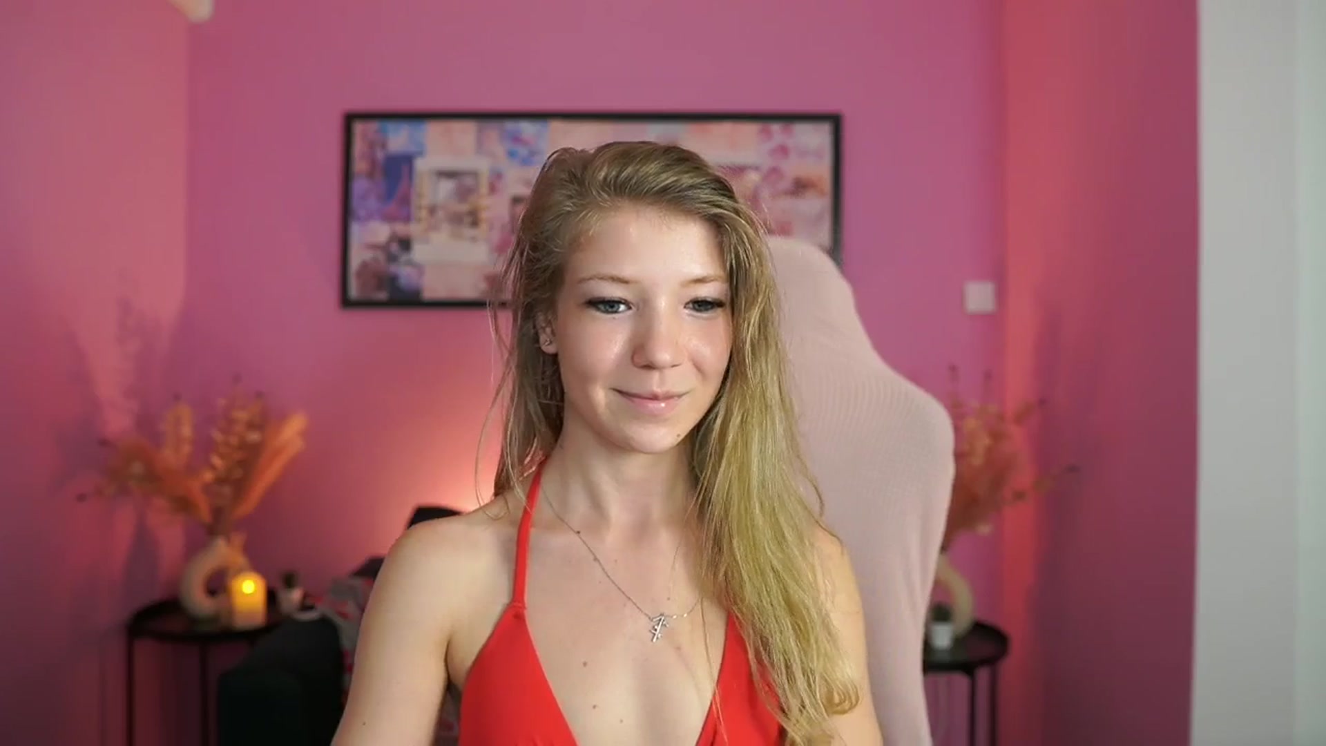 Gallery image thumbnail from Missicute's myfreecams stream on, 05/06/2025, 20:18 image 5 of 20