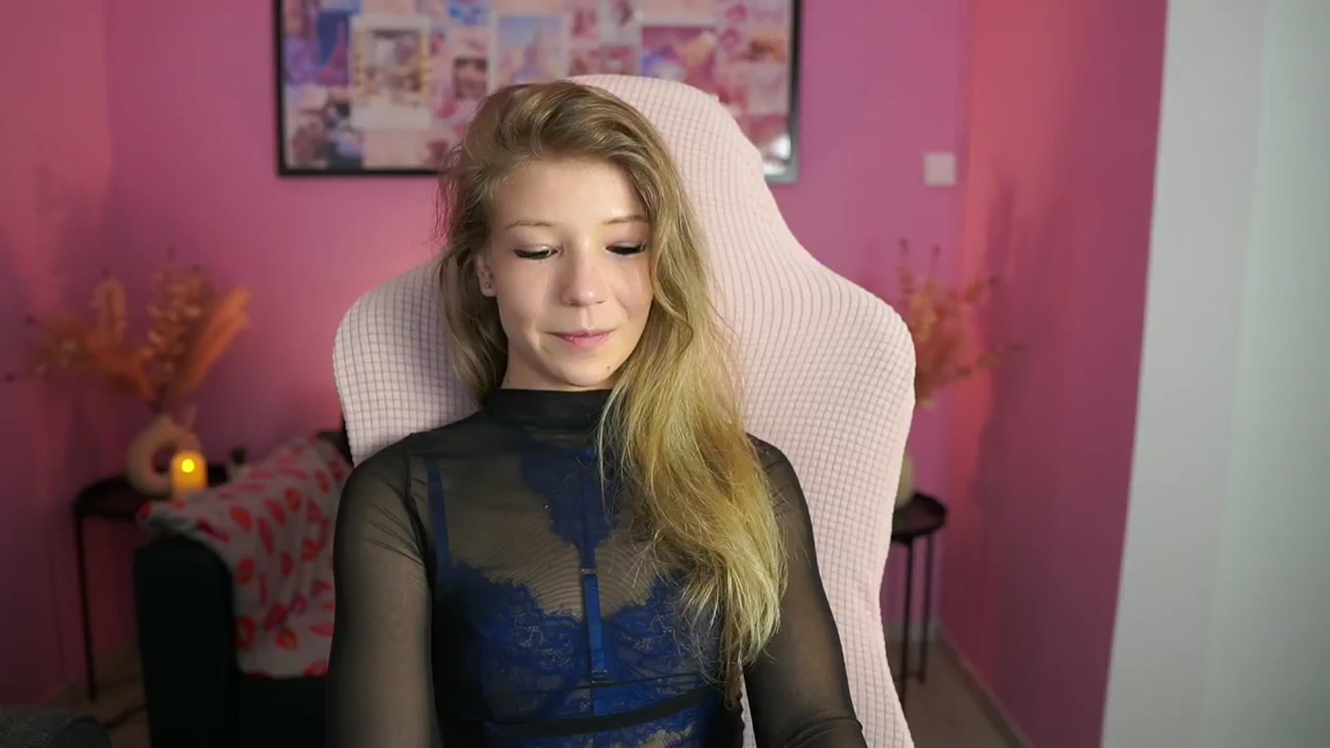 Gallery image thumbnail from Missicute's myfreecams stream on, 05/26/2025, 19:41 image 14 of 20