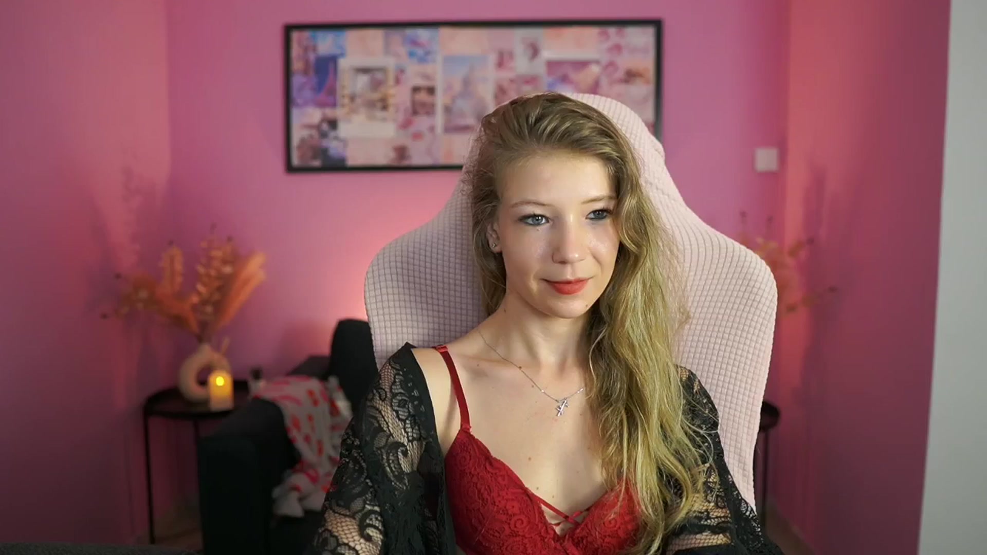 Gallery image thumbnail from Missicute's myfreecams stream on, 06/09/2025, 20:51 image 14 of 20