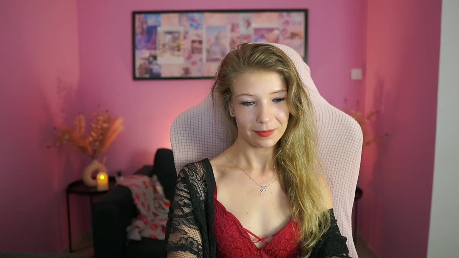 Gallery image thumbnail from Missicute's myfreecams stream on, 06/09/2025, 20:51 image 12 of 20