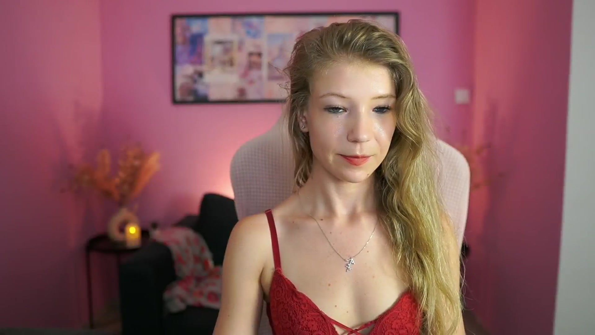 Gallery image thumbnail from Missicute's myfreecams stream on, 06/09/2025, 23:29 image 12 of 20