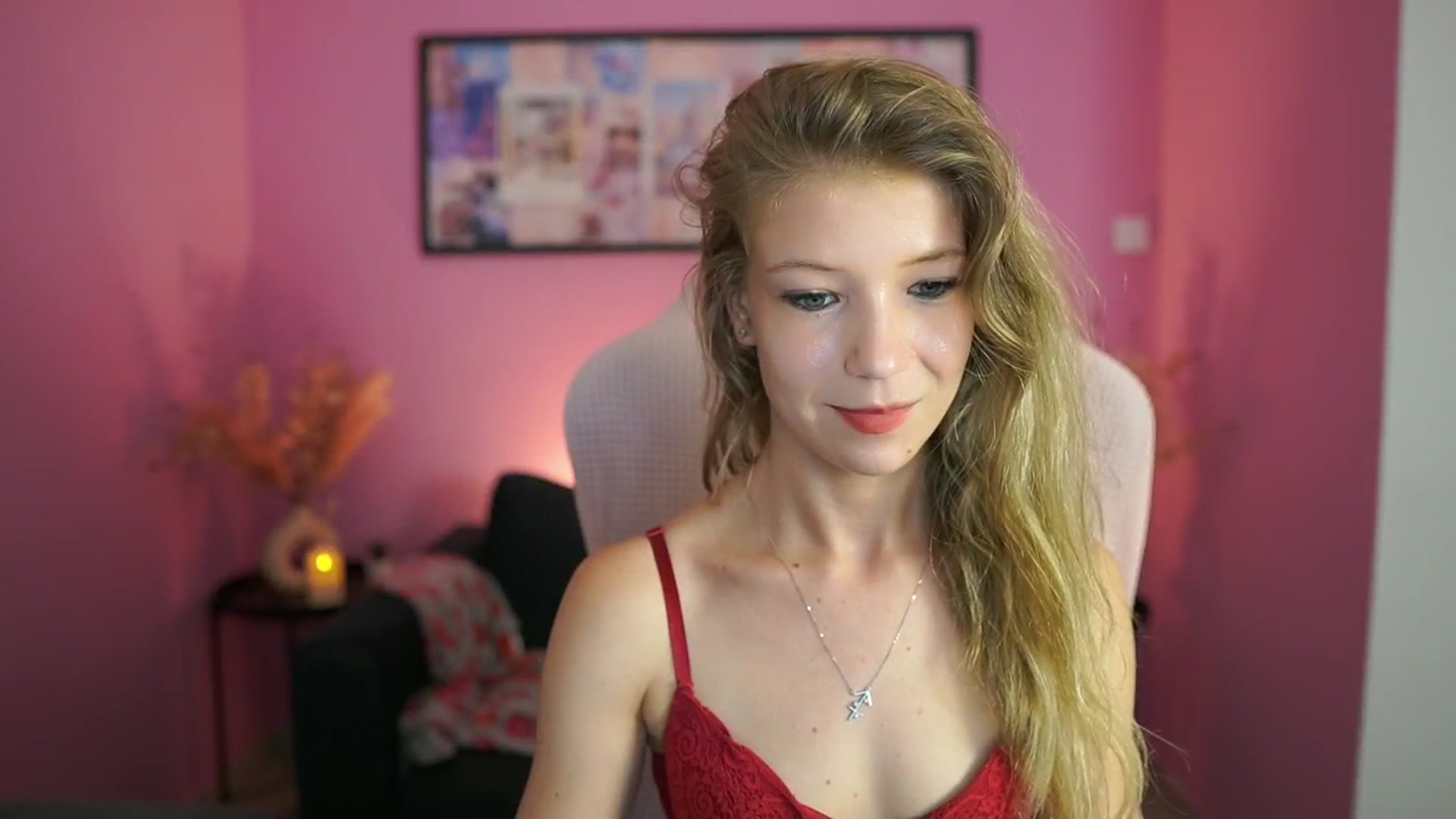 Gallery image thumbnail from Missicute's myfreecams stream on, 06/09/2025, 23:29 image 13 of 20