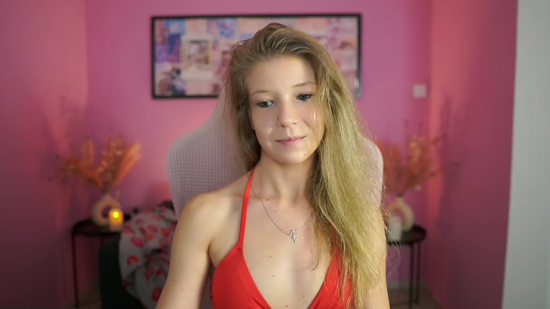 Gallery image thumbnail from Missicute's myfreecams stream on, 06/17/2025, 19:52 image 2 of 20