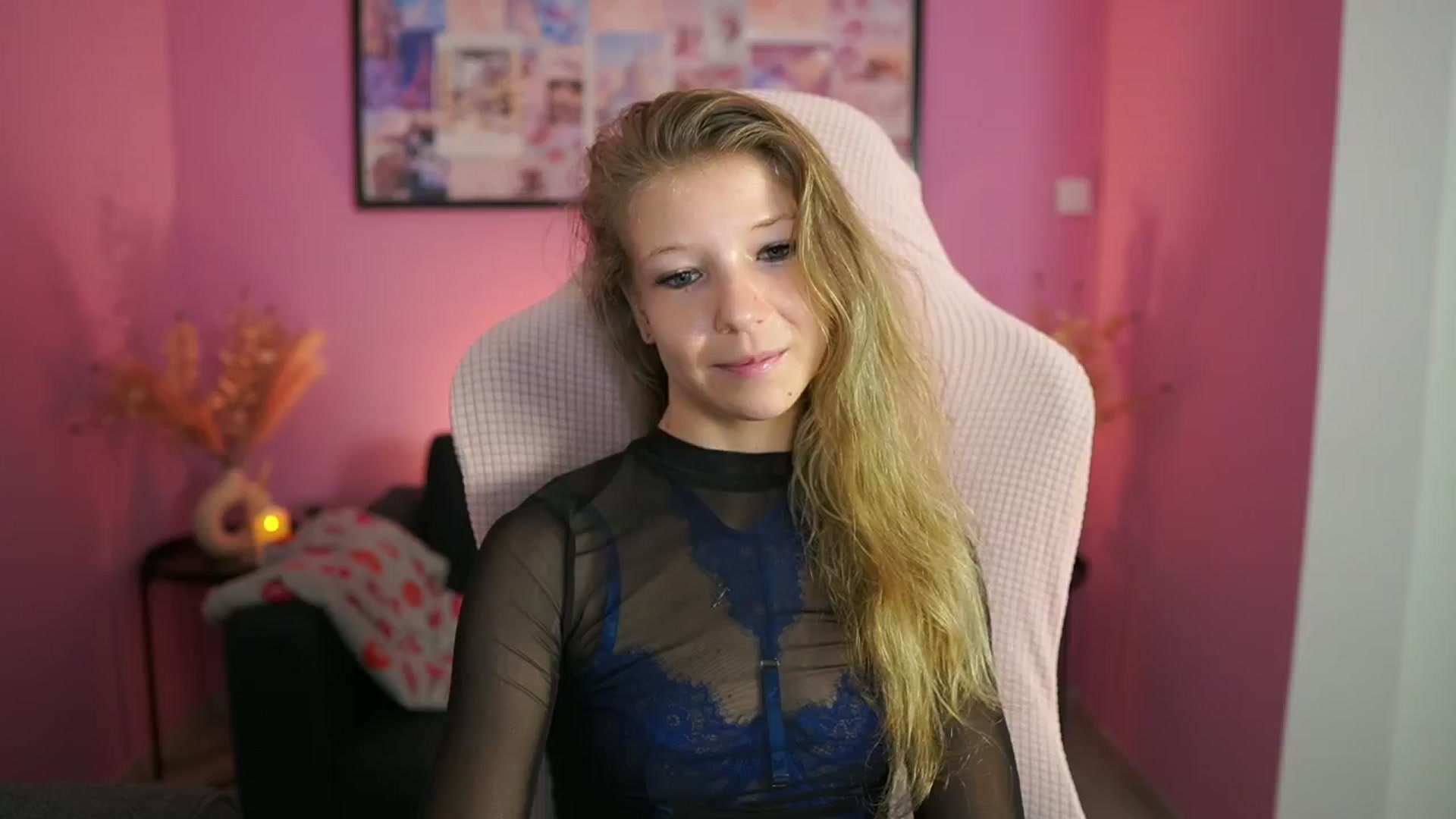 Gallery image thumbnail from Missicute's myfreecams stream on, 06/20/2025, 19:54 image 9 of 20