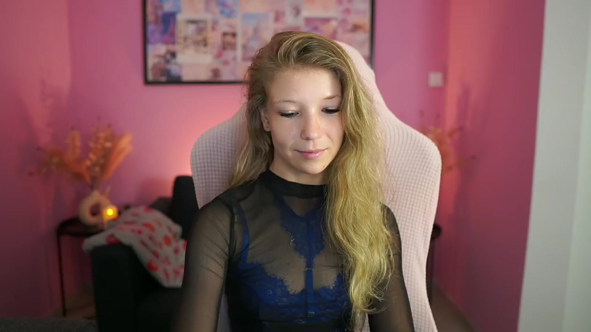 Gallery image thumbnail from Missicute's myfreecams stream on, 06/20/2025, 19:54 image 8 of 20