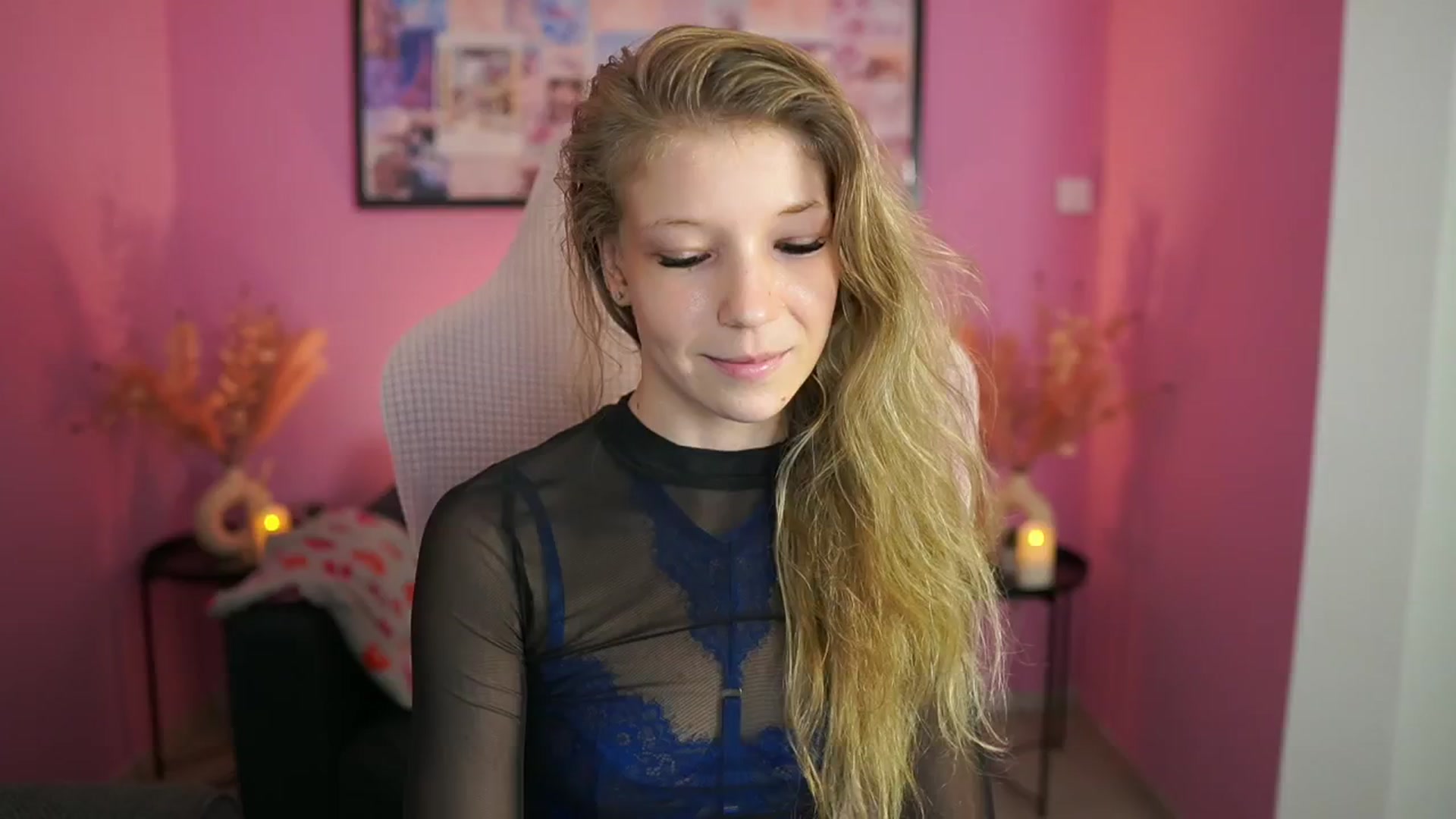 Gallery image thumbnail from Missicute's myfreecams stream on, 06/20/2025, 19:54 image 2 of 20