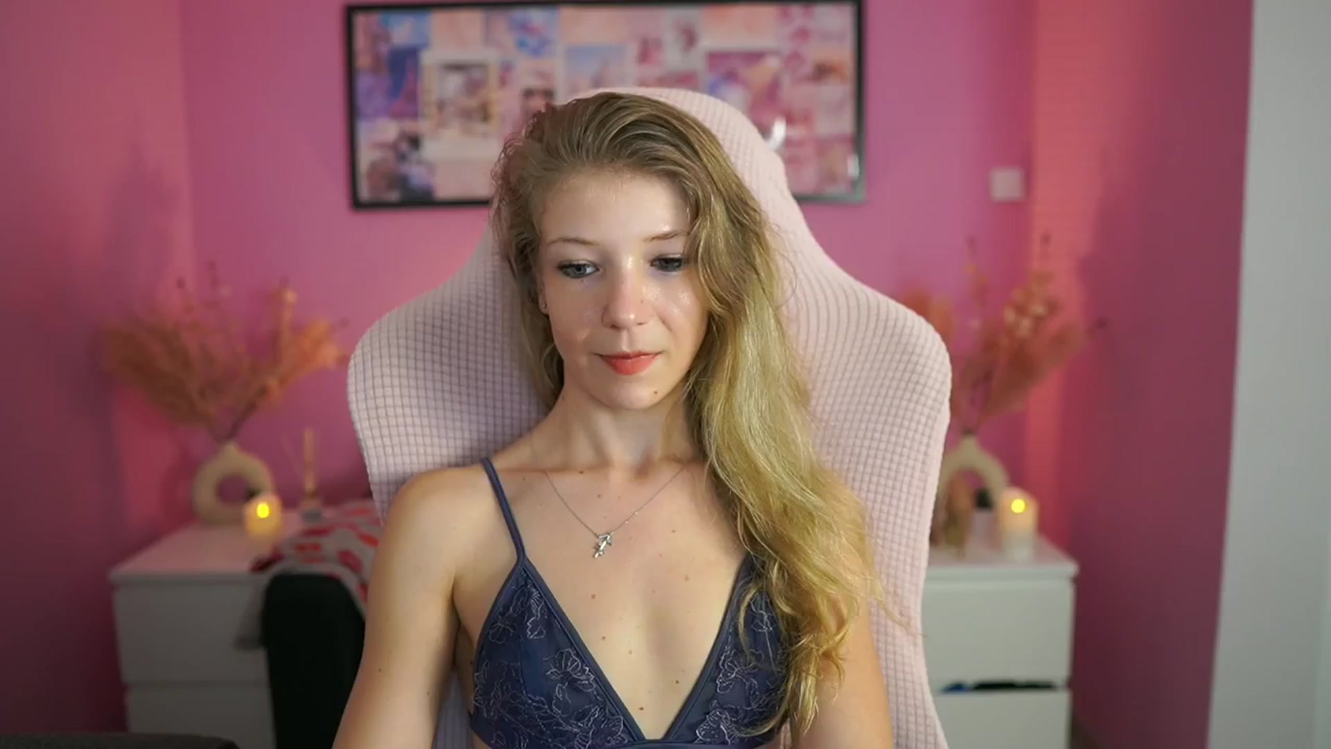 Gallery image thumbnail from Missicute's myfreecams stream on, 06/27/2025, 15:04 image 20 of 20