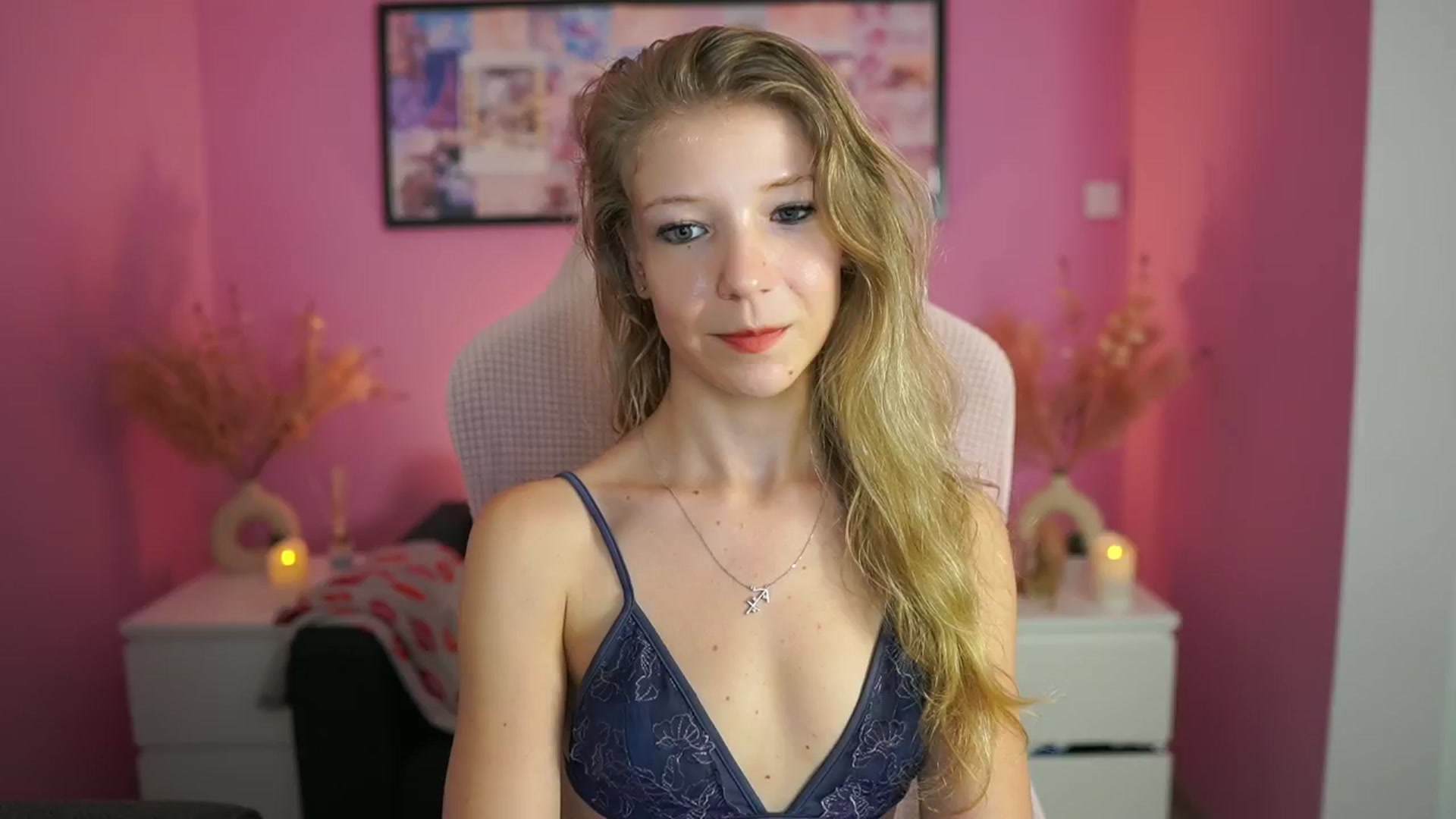 Gallery image thumbnail from Missicute's myfreecams stream on, 06/27/2025, 15:04 image 14 of 20