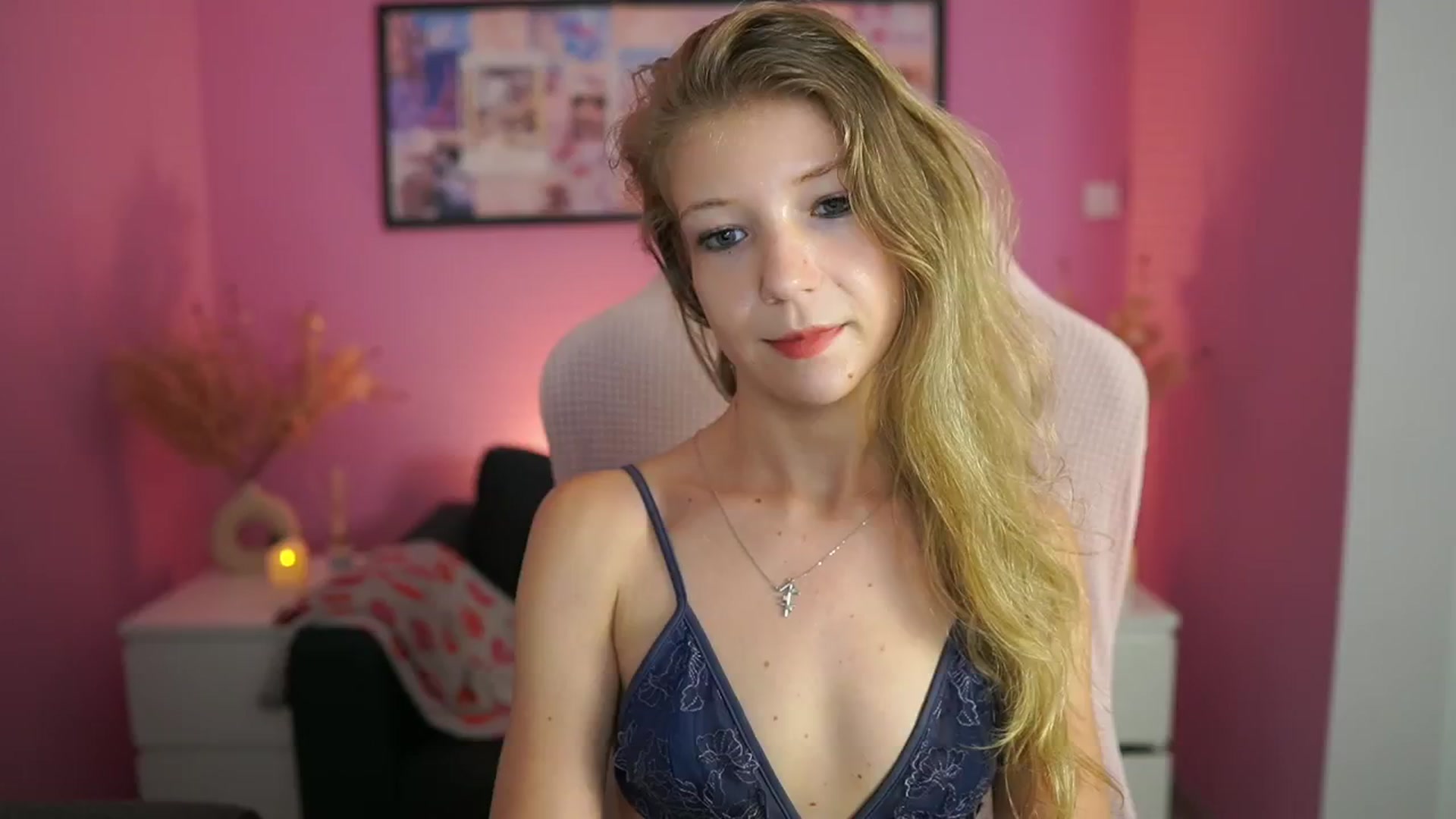 Gallery image thumbnail from Missicute's myfreecams stream on, 06/27/2025, 15:04 image 19 of 20