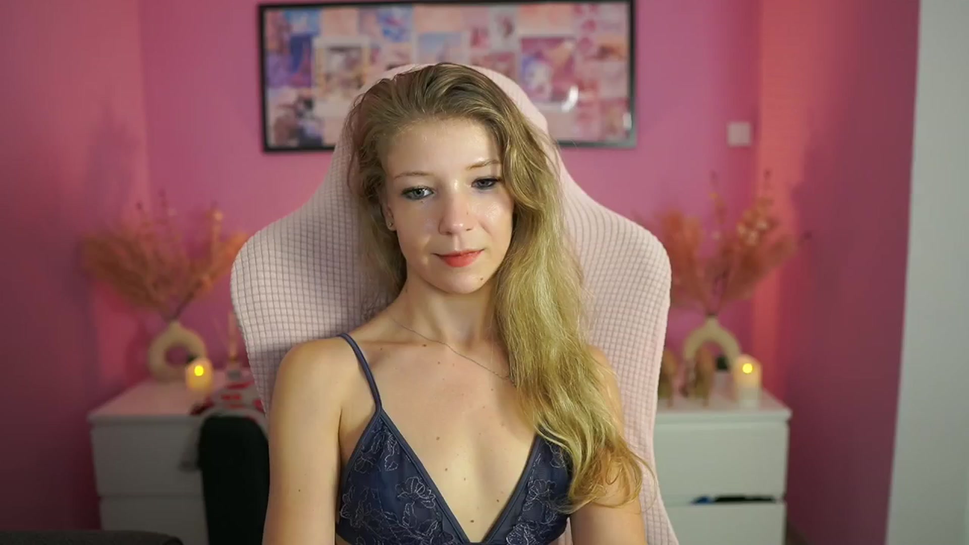 Gallery image thumbnail from Missicute's myfreecams stream on, 06/27/2025, 15:04 image 11 of 20