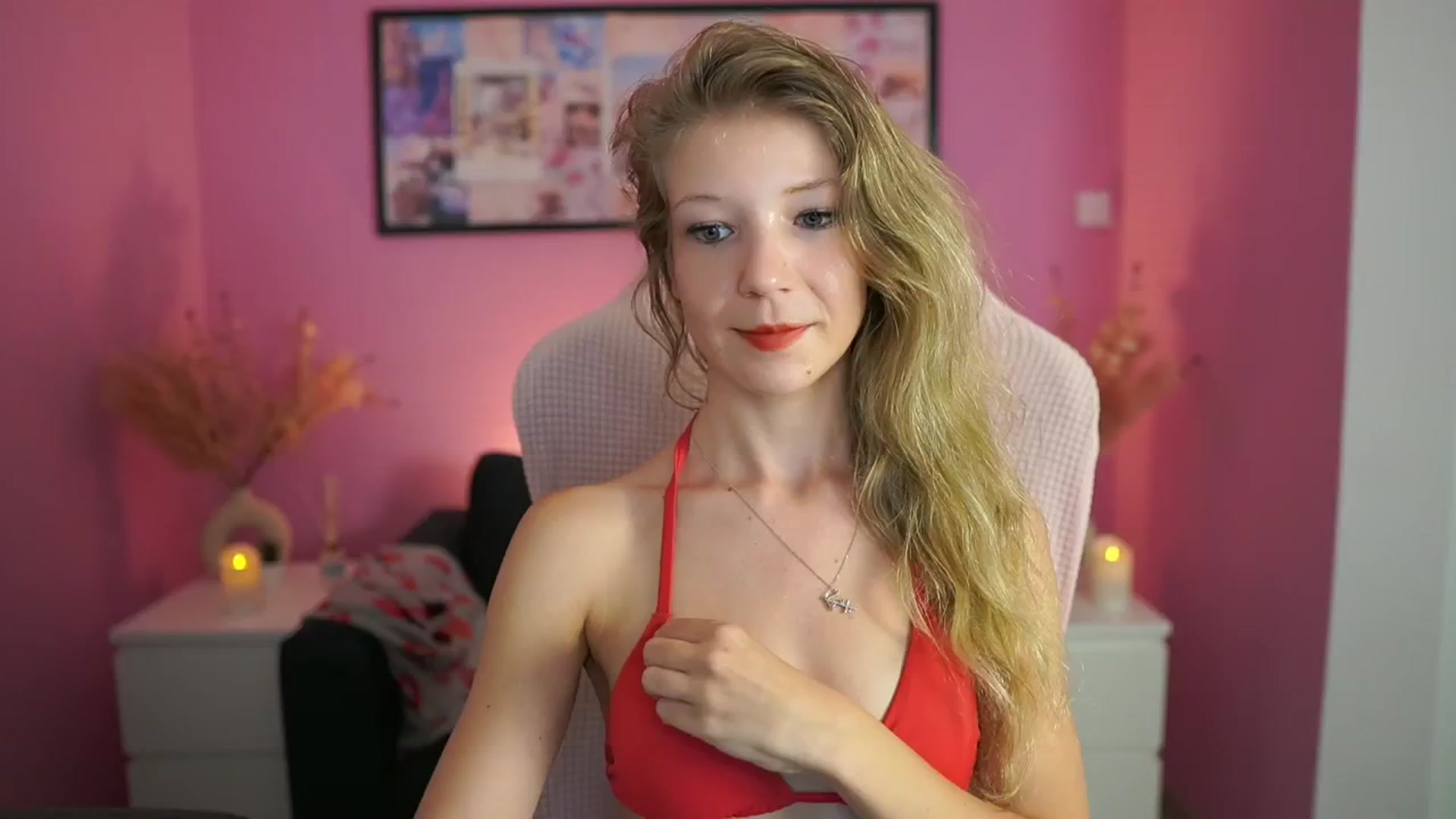Gallery image thumbnail from Missicute's myfreecams stream on, 07/02/2025, 24:06 image 9 of 20
