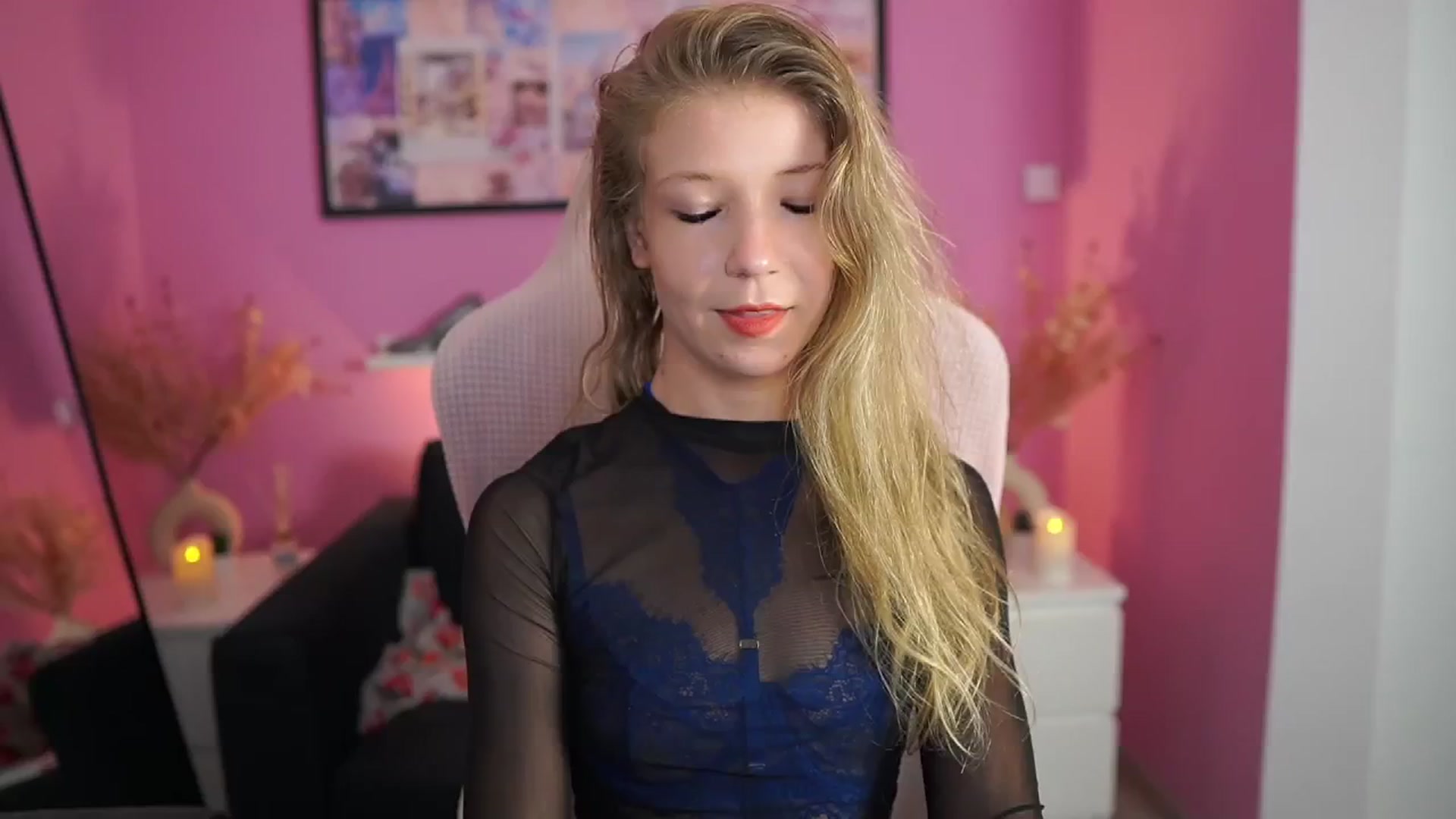 Gallery image thumbnail from Missicute's myfreecams stream on, 07/07/2025, 23:41 image 5 of 20