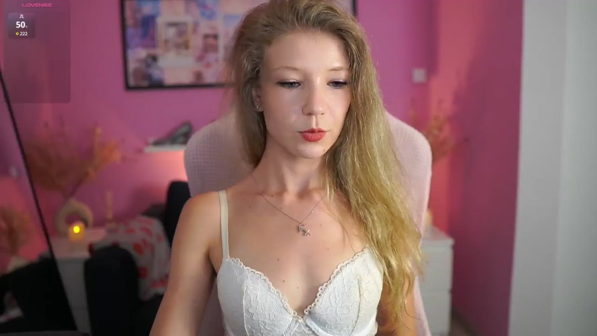 Gallery image thumbnail from Missicute's myfreecams stream on, 07/08/2025, 23:34 image 18 of 20