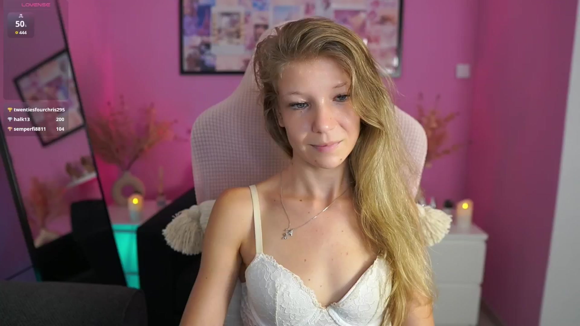 Gallery image thumbnail from Missicute's myfreecams stream on, 07/25/2025, 17:42 image 9 of 20