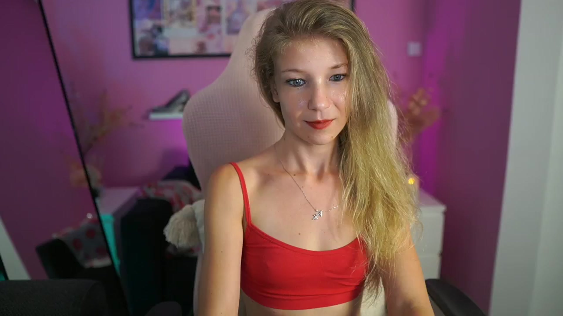 Gallery image thumbnail from Missicute's myfreecams stream on, 08/01/2025, 23:57 image 3 of 20