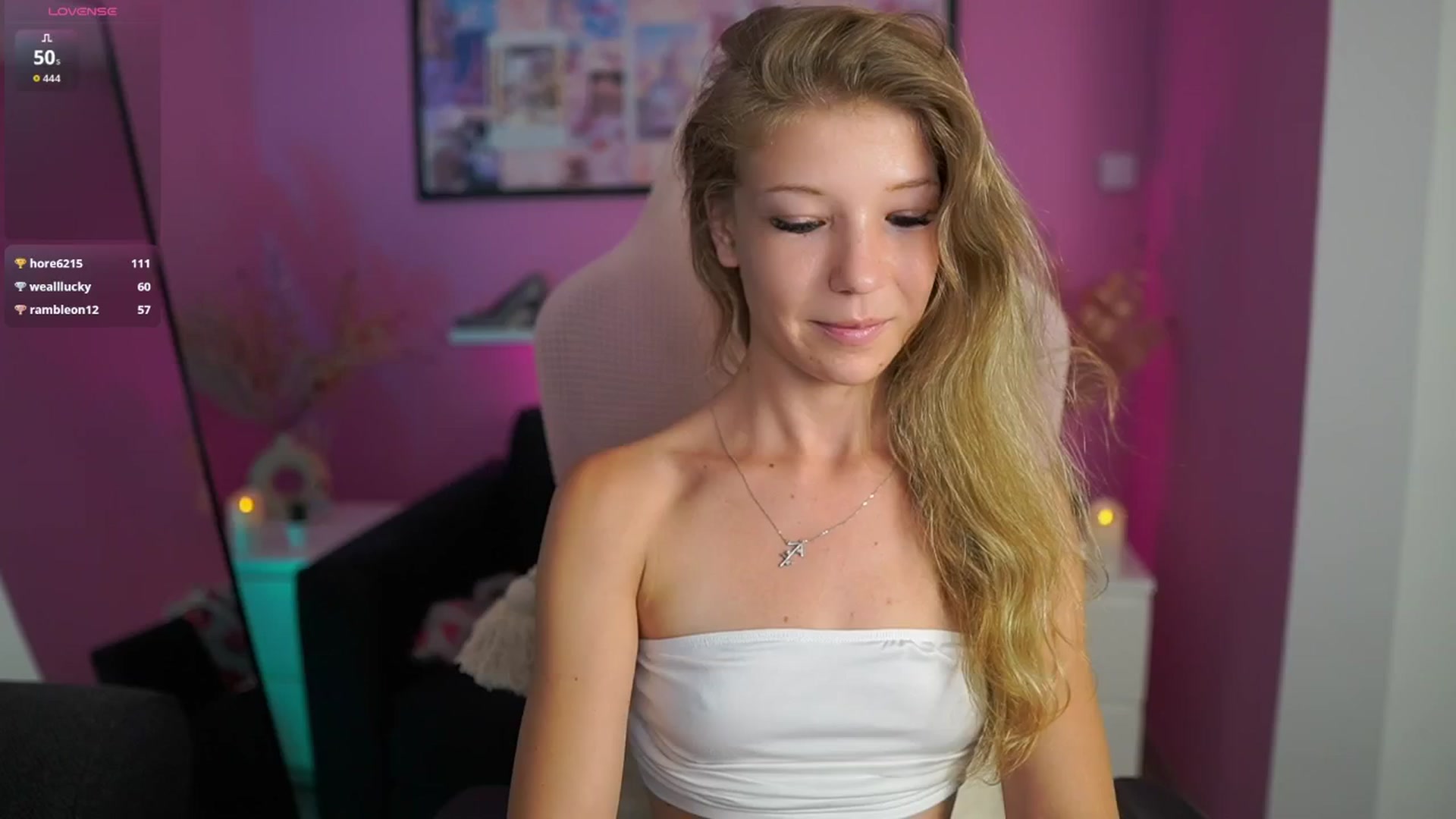Gallery image thumbnail from Missicute's myfreecams stream on, 08/12/2025, 22:54 image 8 of 20
