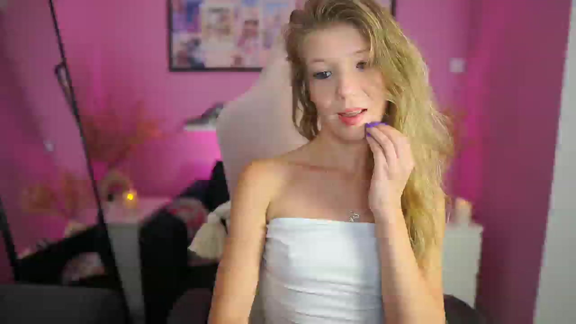 Gallery image thumbnail from Missicute's myfreecams stream on, 08/25/2025, 23:09 image 13 of 20