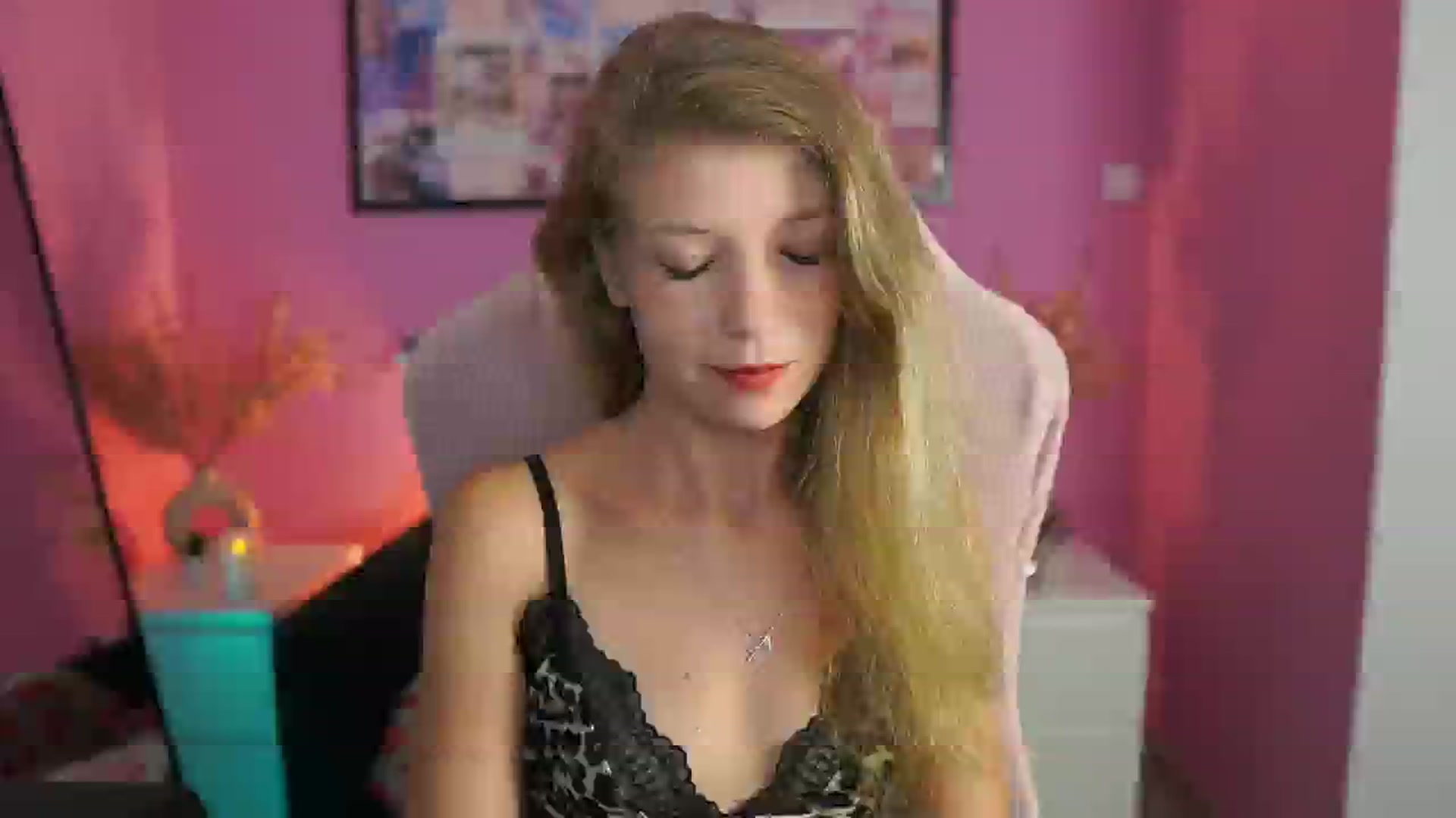 Gallery image thumbnail from Missicute's myfreecams stream on, 09/04/2025, 21:58 image 1 of 20