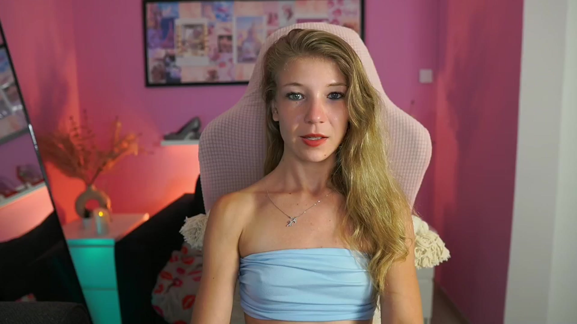 Gallery image thumbnail from Missicute's myfreecams stream on, 09/07/2025, 21:09 image 5 of 20