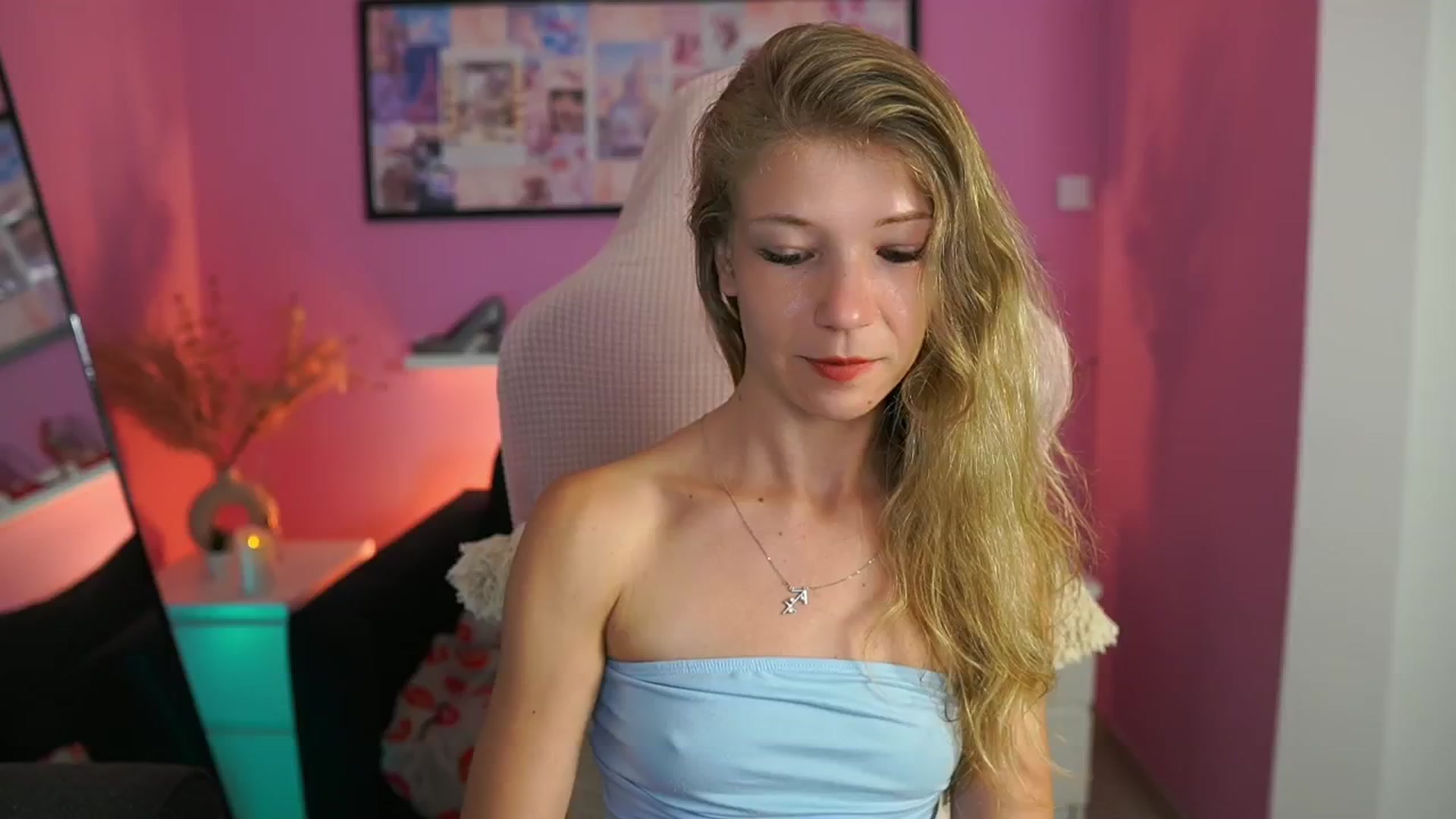 Gallery image thumbnail from Missicute's myfreecams stream on, 09/07/2025, 21:09 image 9 of 20