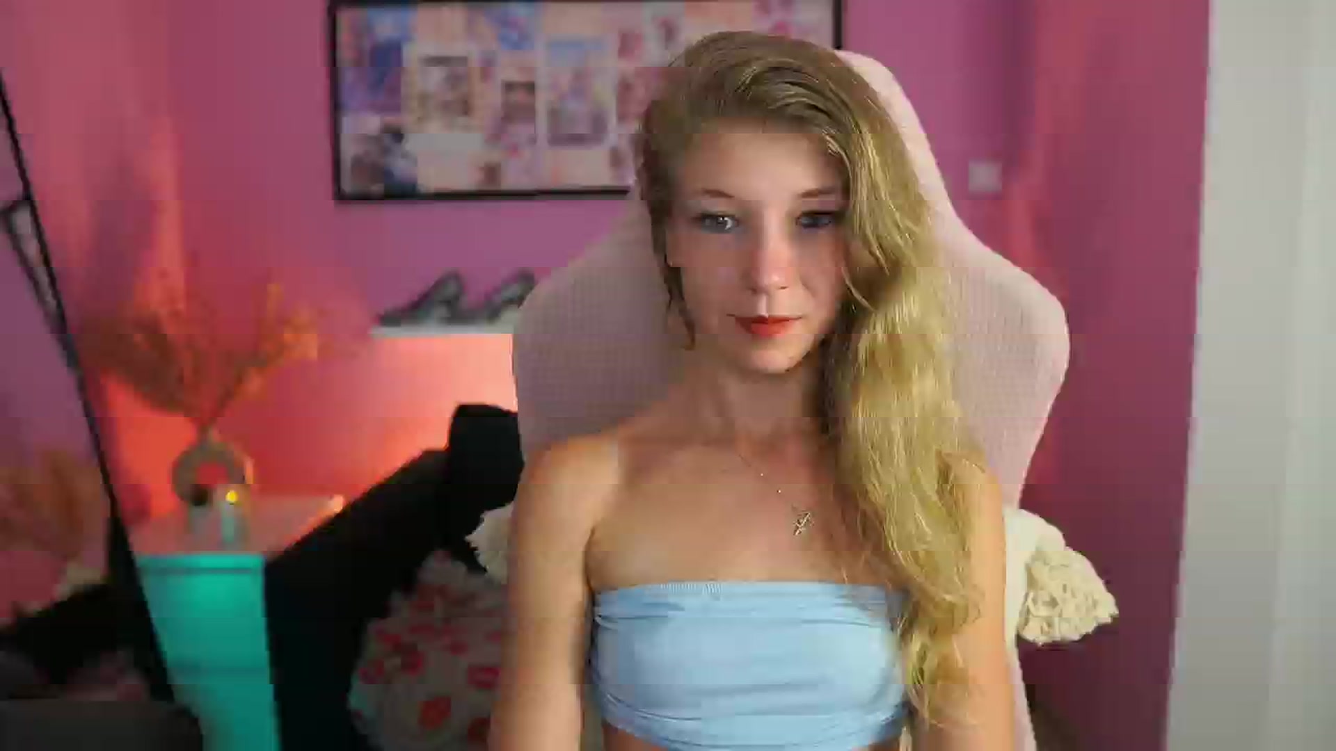 Gallery image thumbnail from Missicute's myfreecams stream on, 09/07/2025, 23:46 image 8 of 20