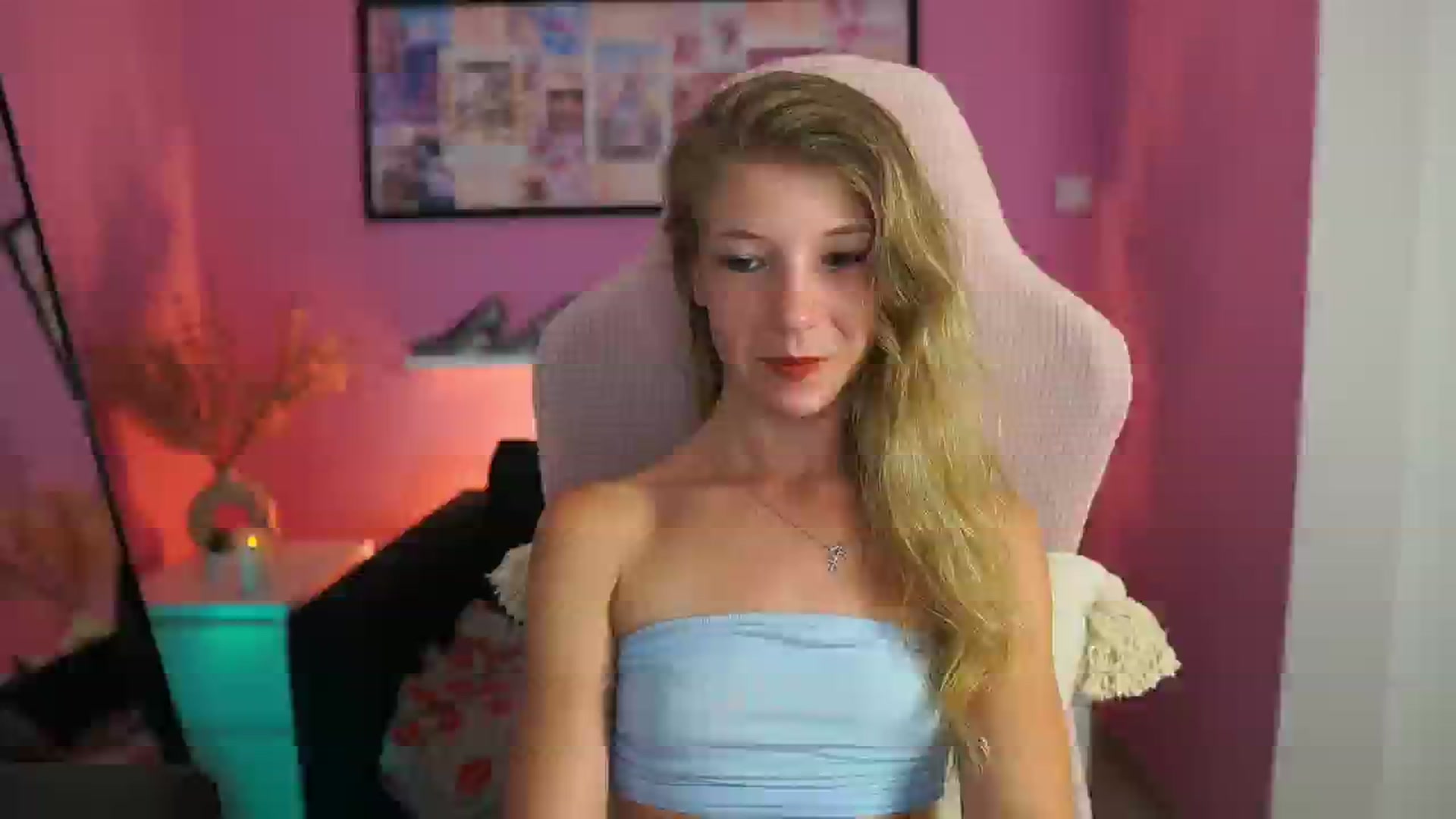Gallery image thumbnail from Missicute's myfreecams stream on, 09/07/2025, 23:46 image 7 of 20