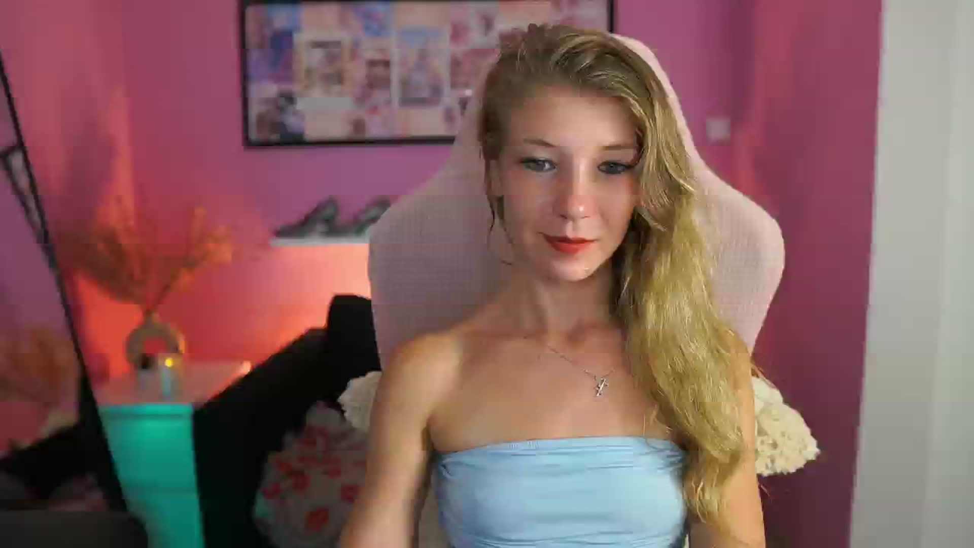 Gallery image thumbnail from Missicute's myfreecams stream on, 09/07/2025, 23:46 image 9 of 20