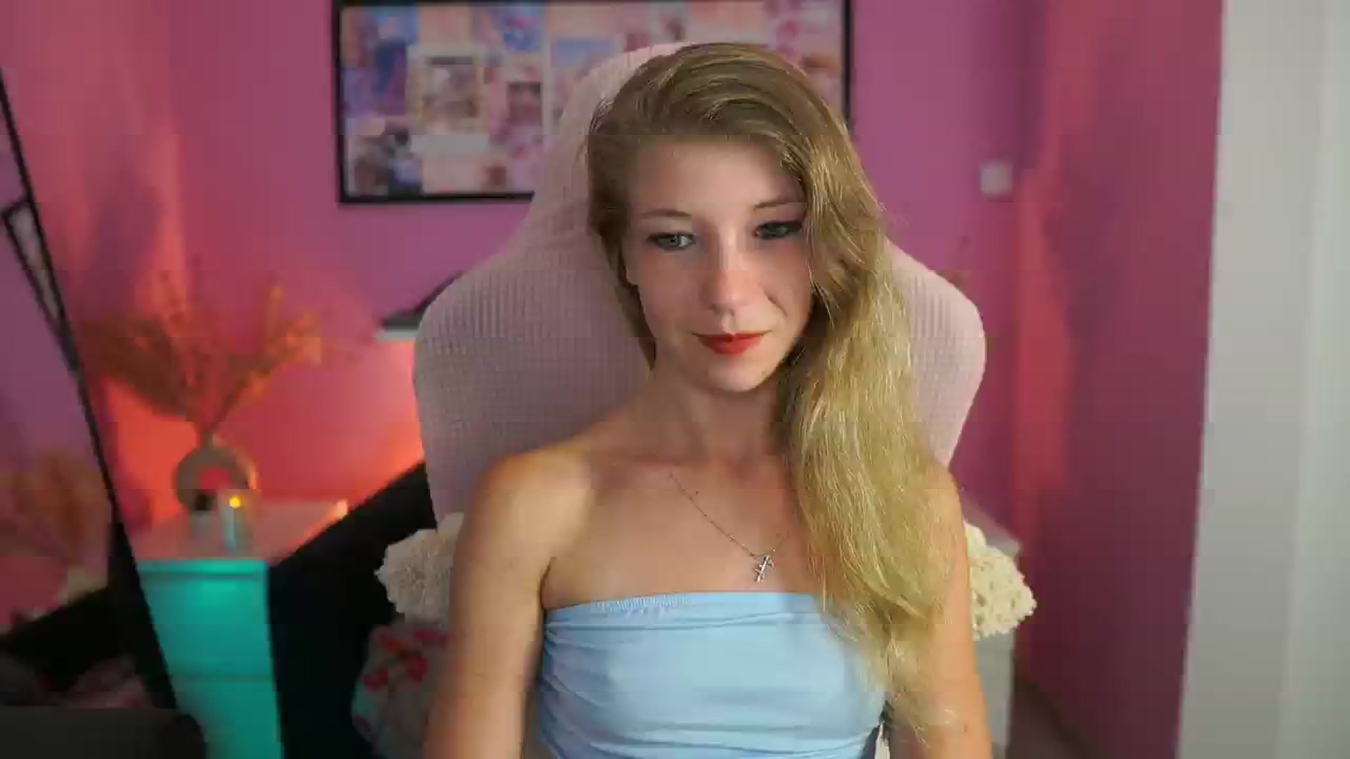 Gallery image thumbnail from Missicute's myfreecams stream on, 09/07/2025, 23:46 image 1 of 20