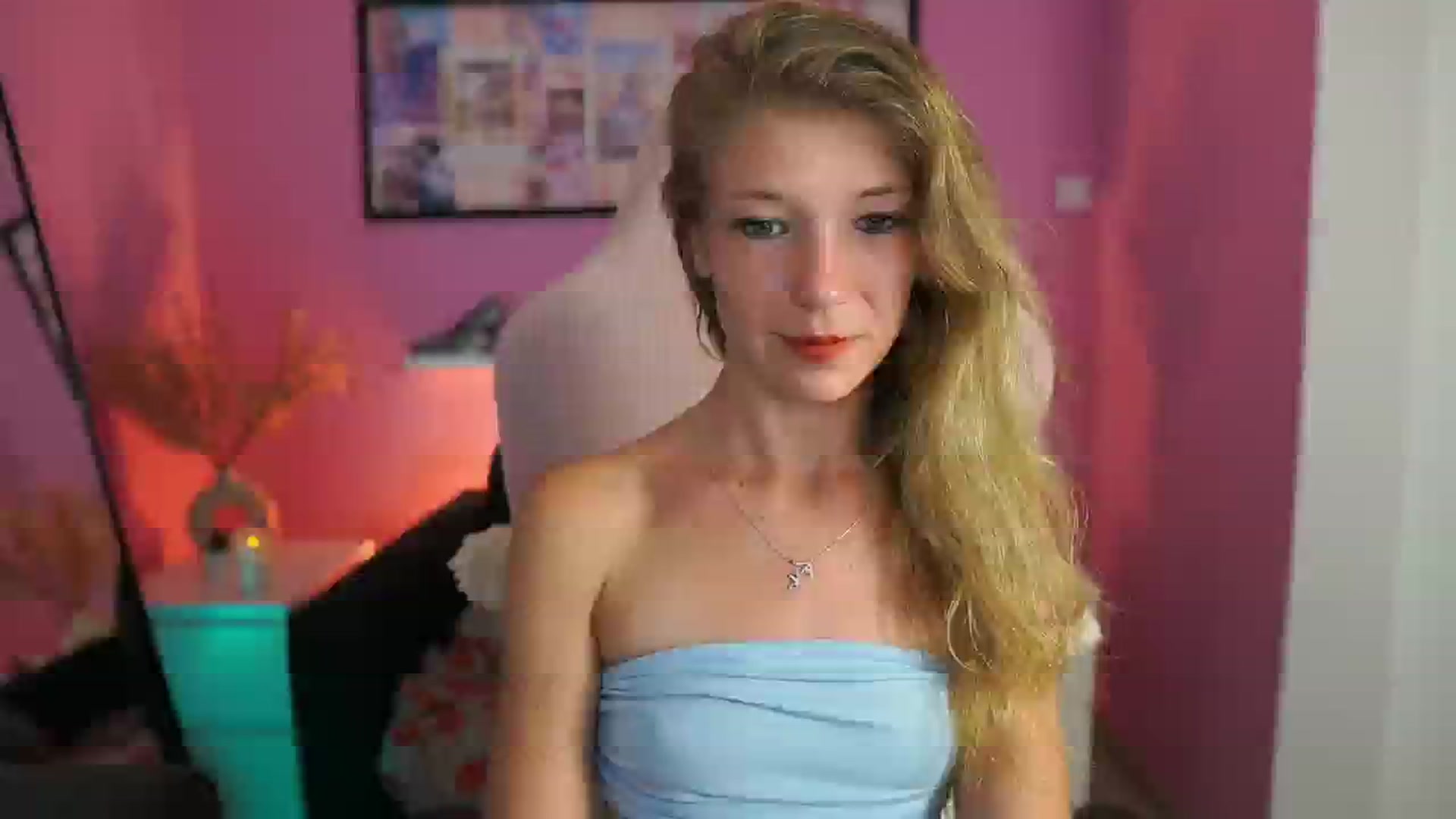 Gallery image thumbnail from Missicute's myfreecams stream on, 09/07/2025, 23:46 image 11 of 20