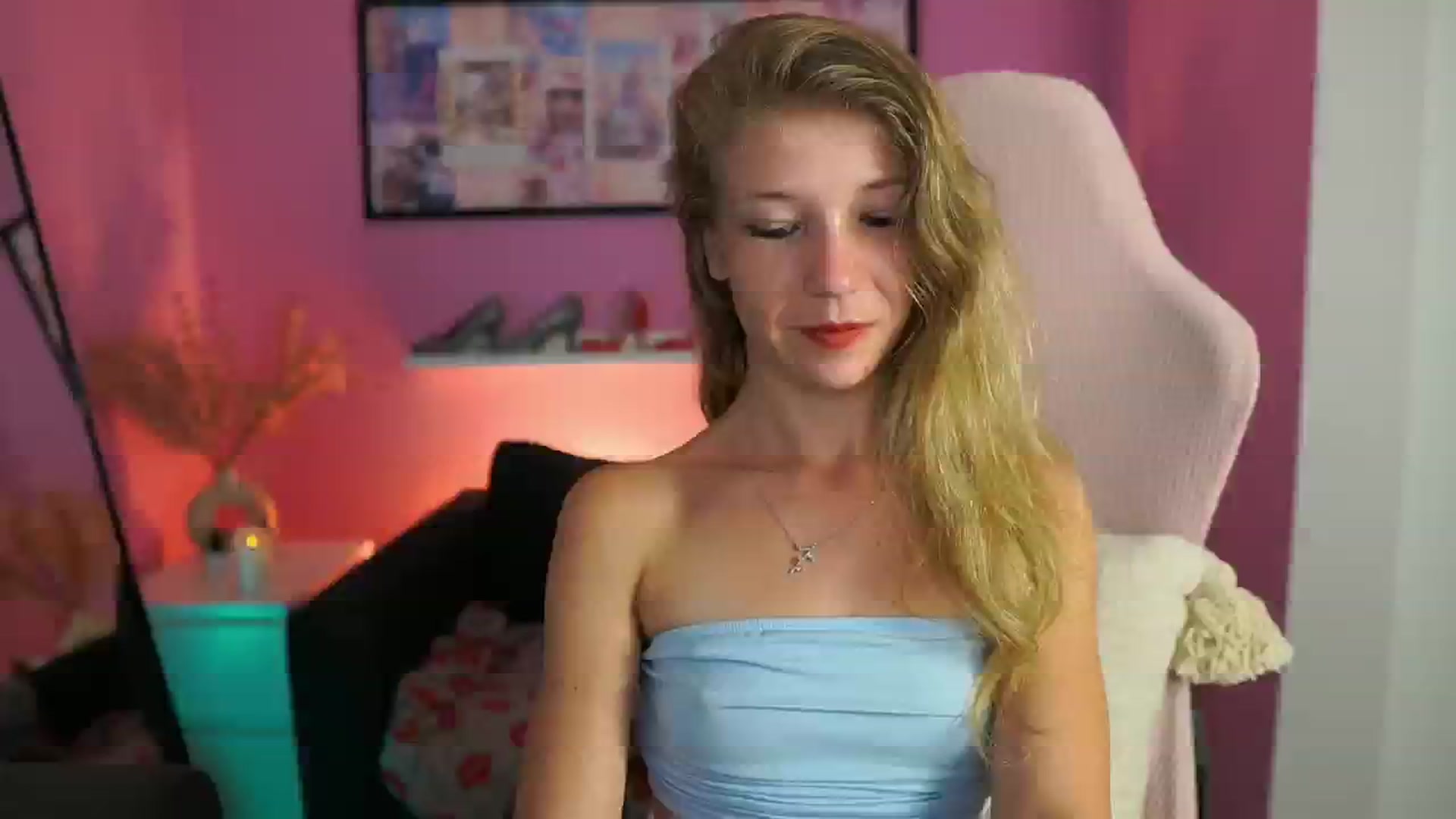 Gallery image thumbnail from Missicute's myfreecams stream on, 09/07/2025, 23:46 image 20 of 20