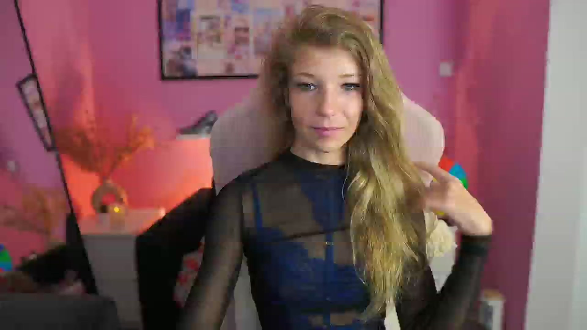 Gallery image thumbnail from Missicute's myfreecams stream on, 09/10/2025, 23:00 image 16 of 20