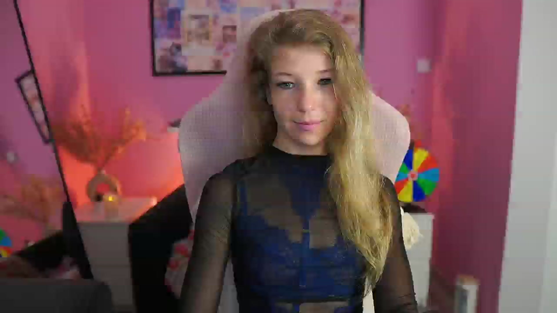 Gallery image thumbnail from Missicute's myfreecams stream on, 09/10/2025, 23:00 image 3 of 20