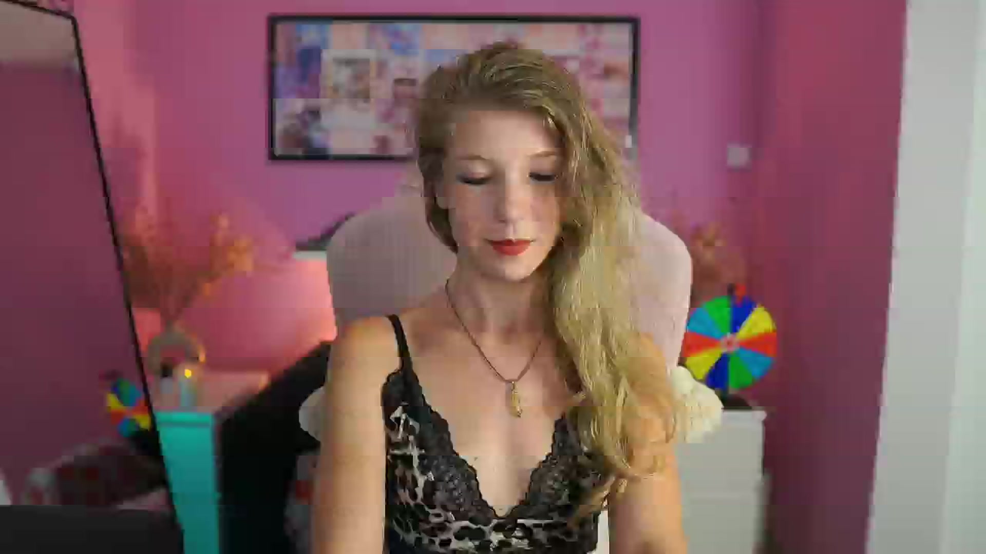 Gallery image thumbnail from Missicute's myfreecams stream on, 09/15/2025, 23:28 image 16 of 20