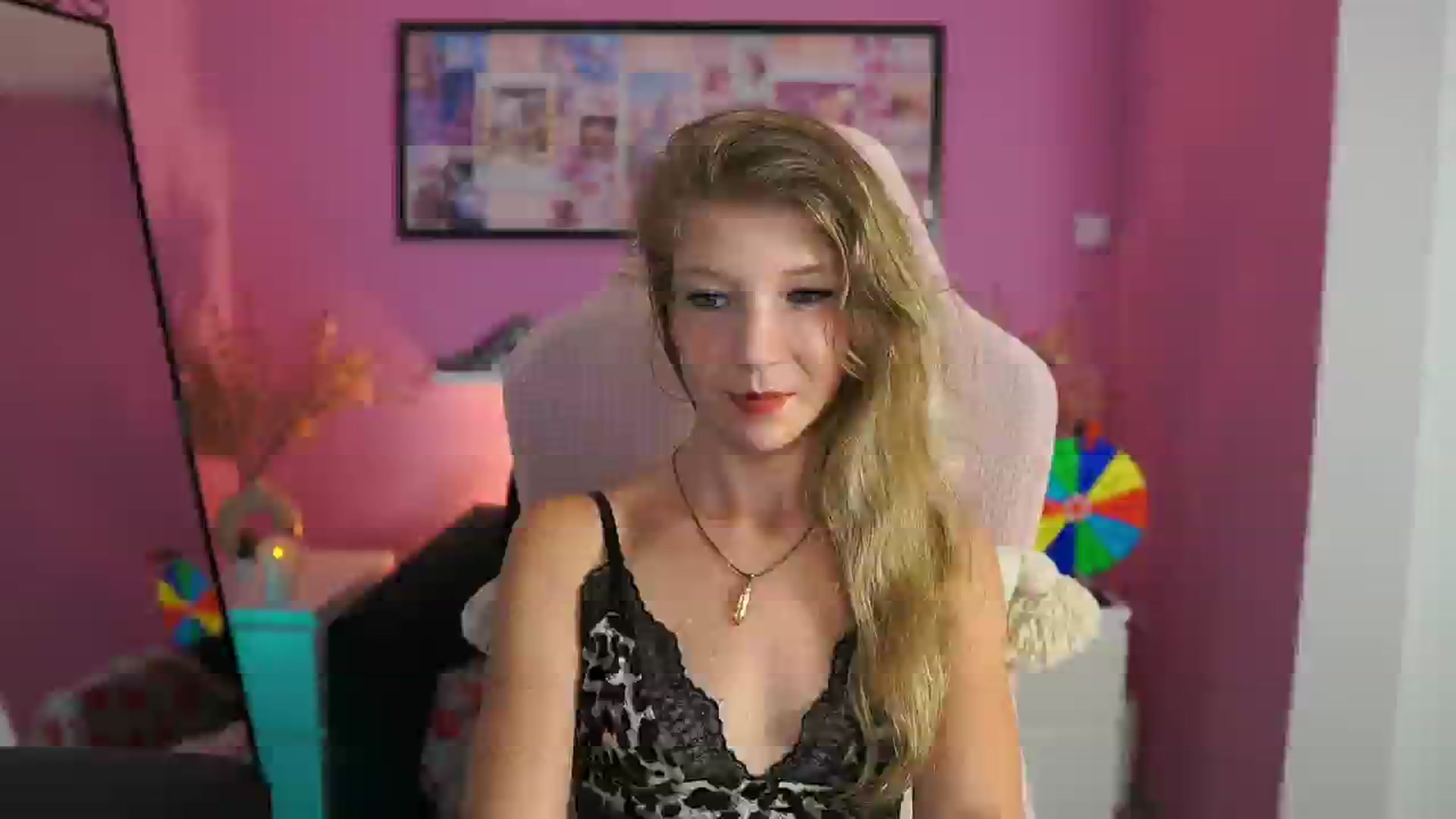 Gallery image thumbnail from Missicute's myfreecams stream on, 09/15/2025, 23:28 image 12 of 20