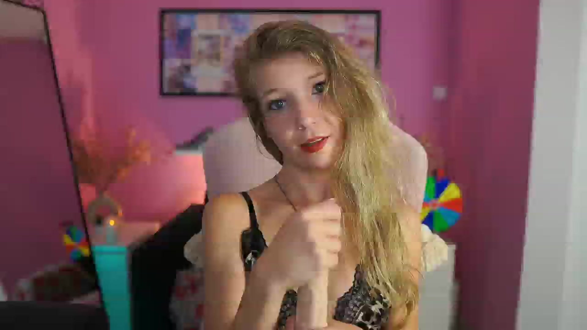 Gallery image thumbnail from Missicute's myfreecams stream on, 09/15/2025, 23:28 image 11 of 20