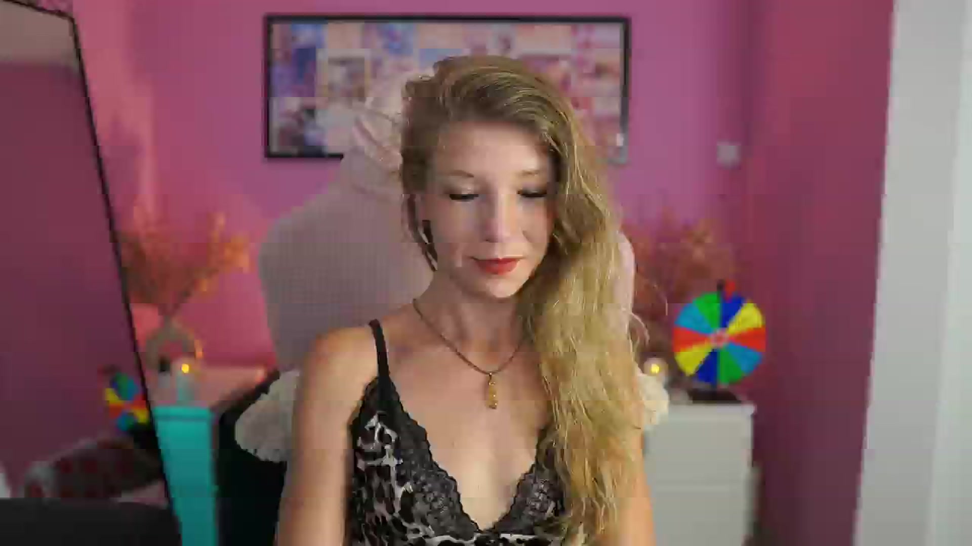 Gallery image thumbnail from Missicute's myfreecams stream on, 09/15/2025, 23:28 image 5 of 20