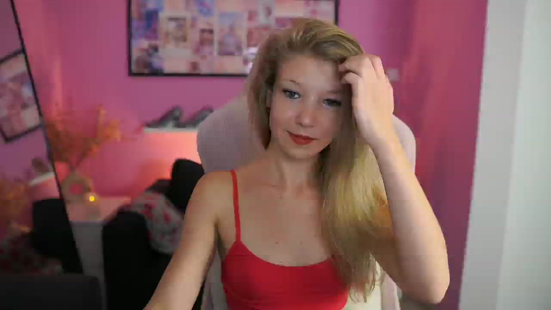 Gallery image thumbnail from Missicute's myfreecams stream on, 10/09/2025, 18:12 image 18 of 20