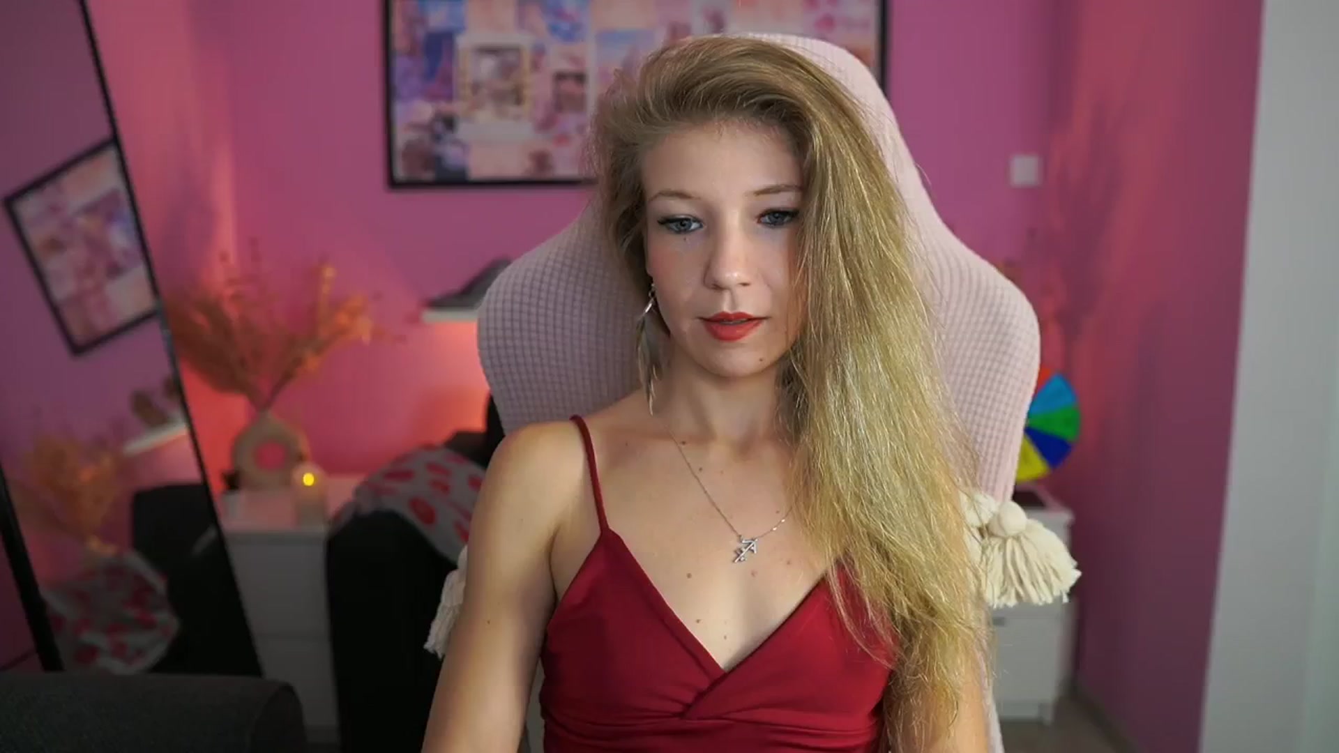 Gallery image thumbnail from Missicute's myfreecams stream on, 10/22/2025, 14:41 image 14 of 20